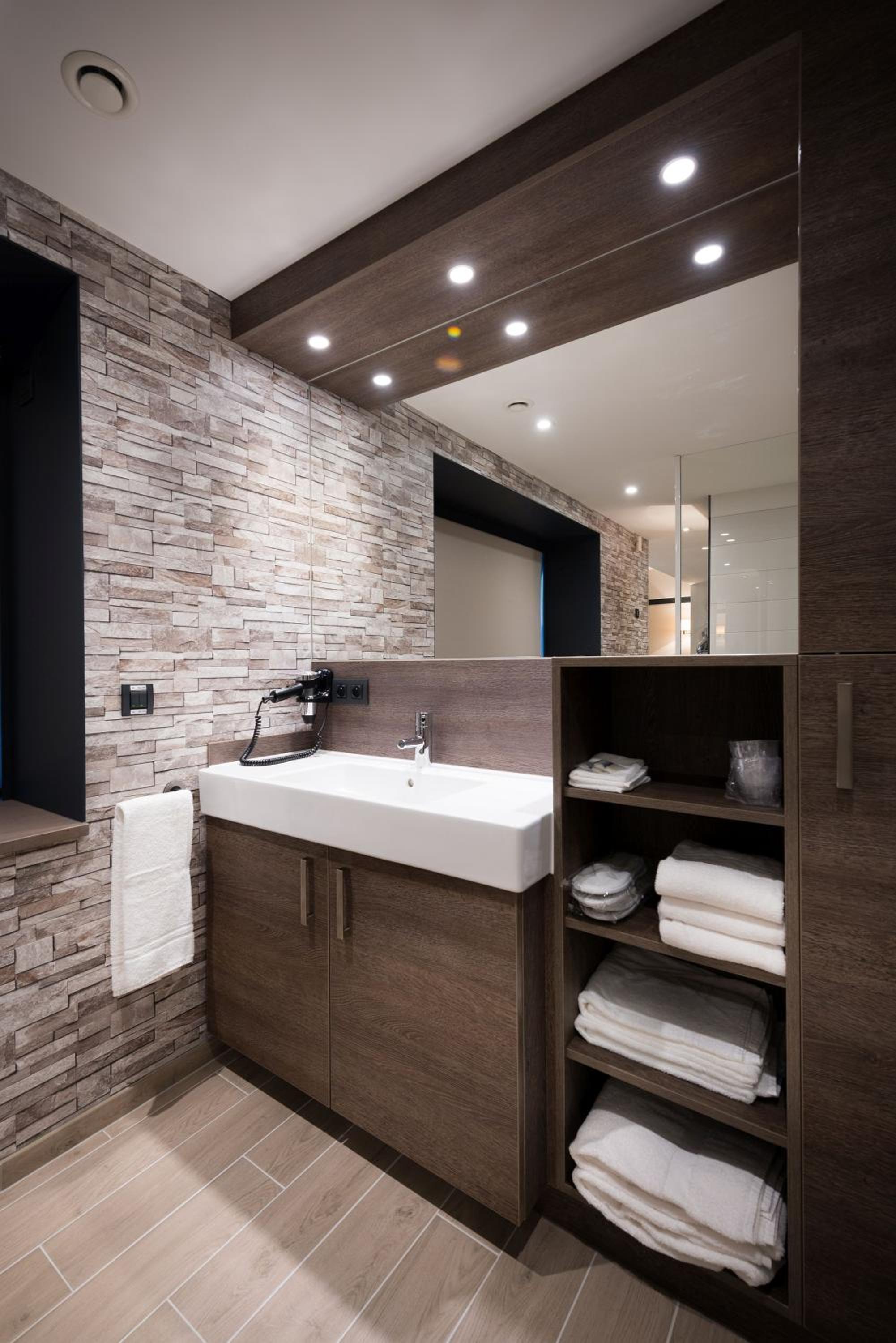 Suite with Spa Bath photo 2