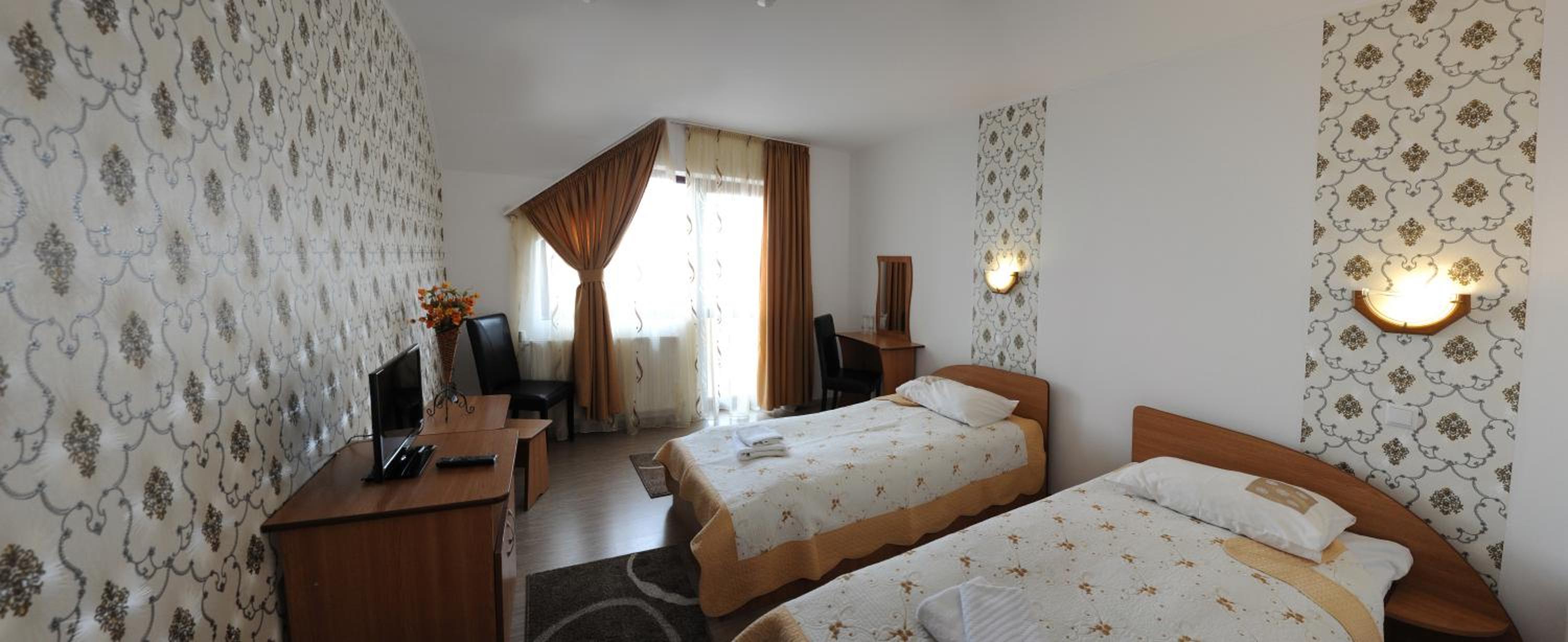Twin Room - Photo 2