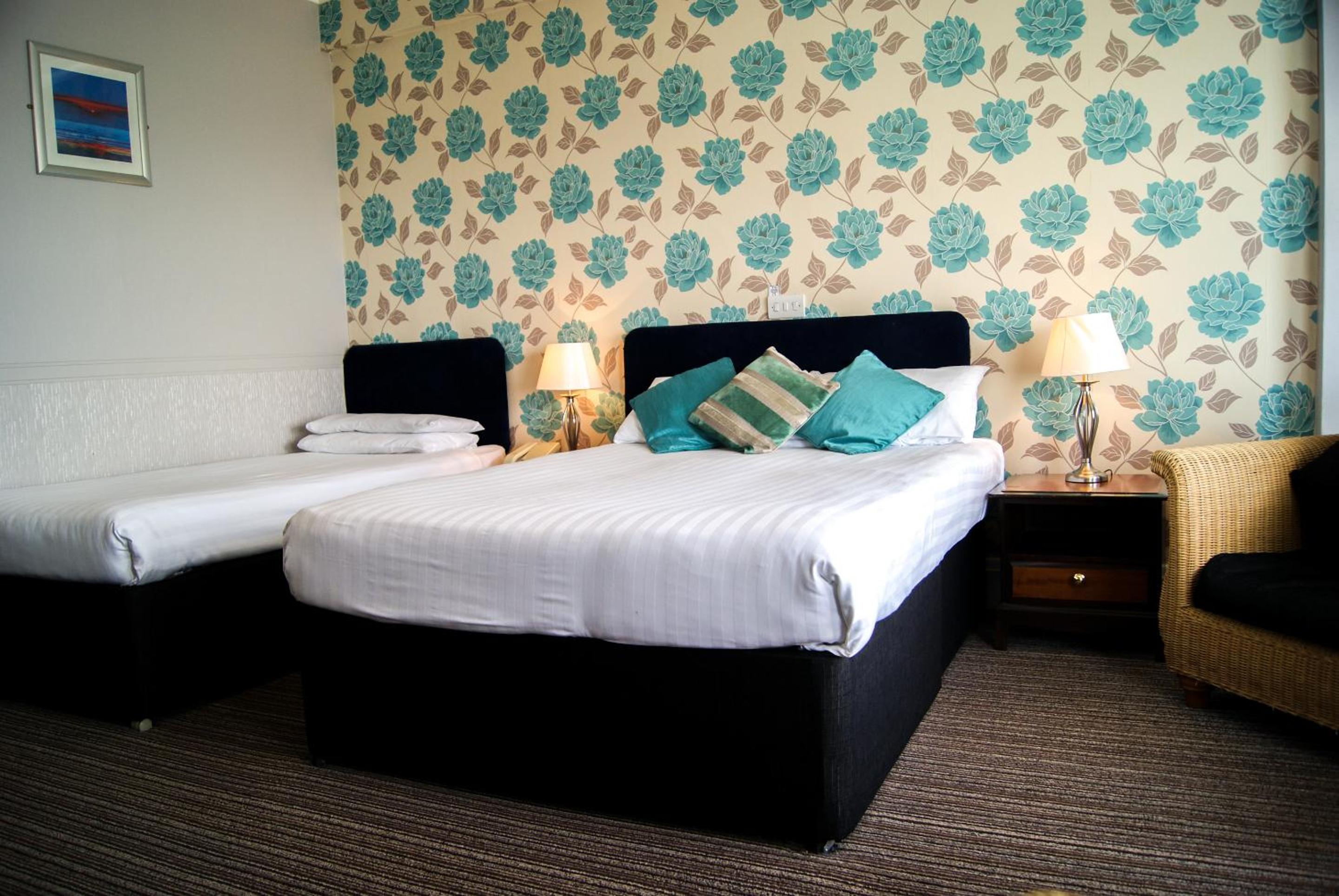 Family Room with Sea View - Photo 1
