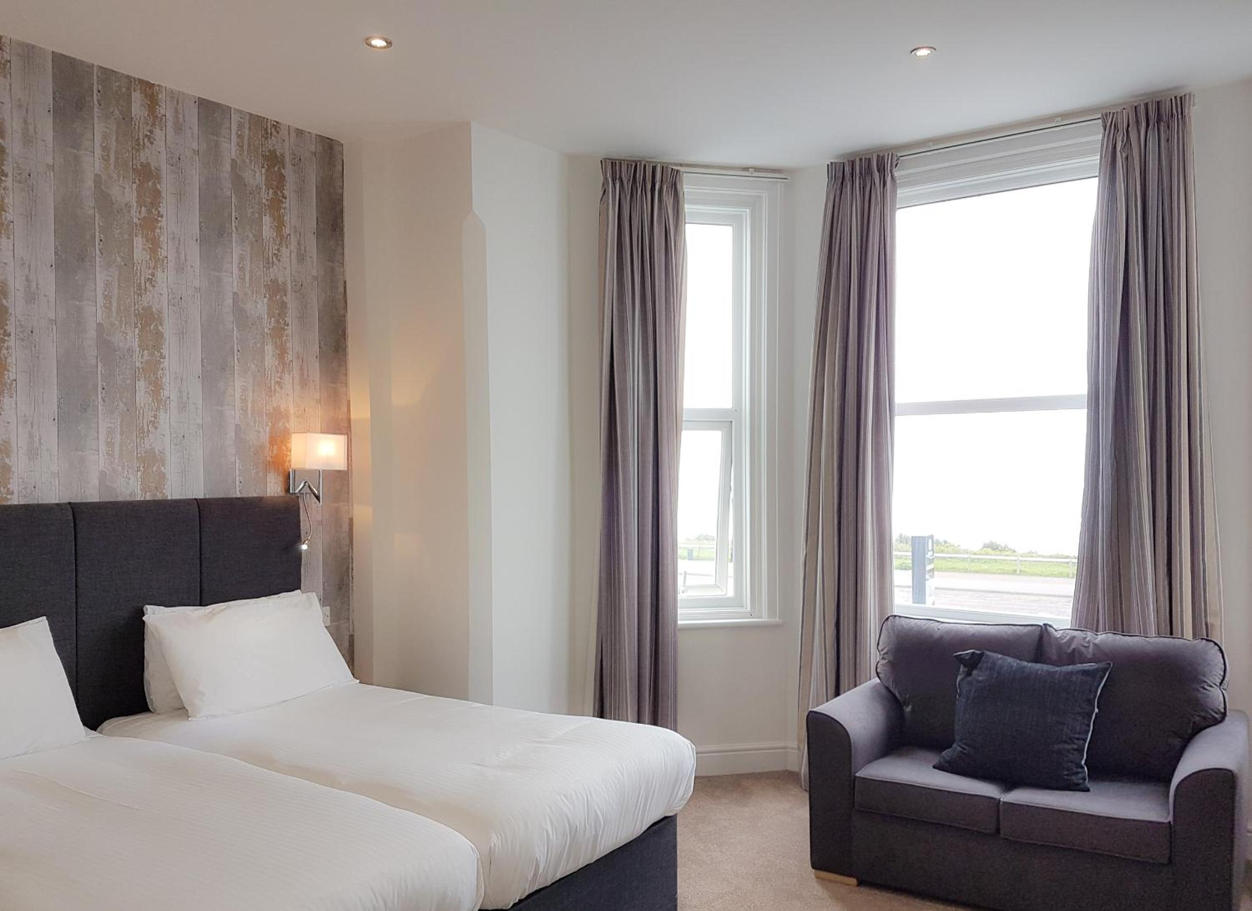 Family Room with Sea View - Photo 5