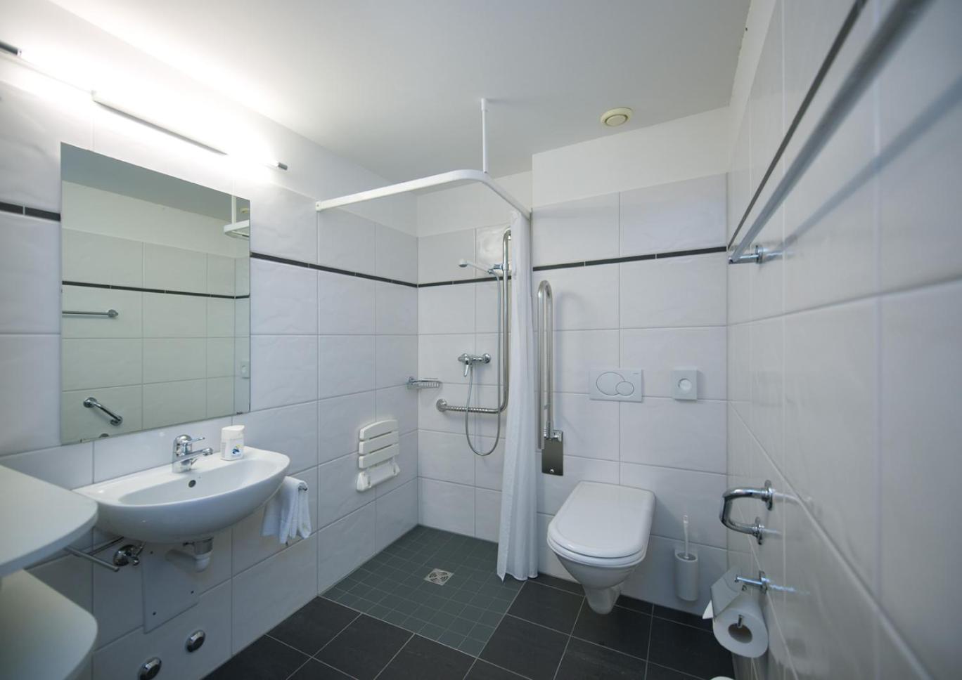 Classic Single Room with Grandlit and Balcony photo 2