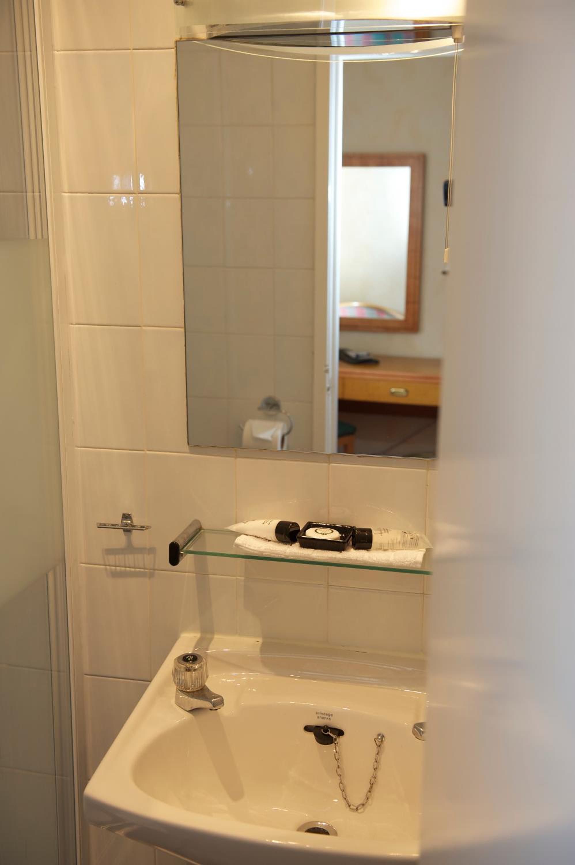 Single Room photo 3