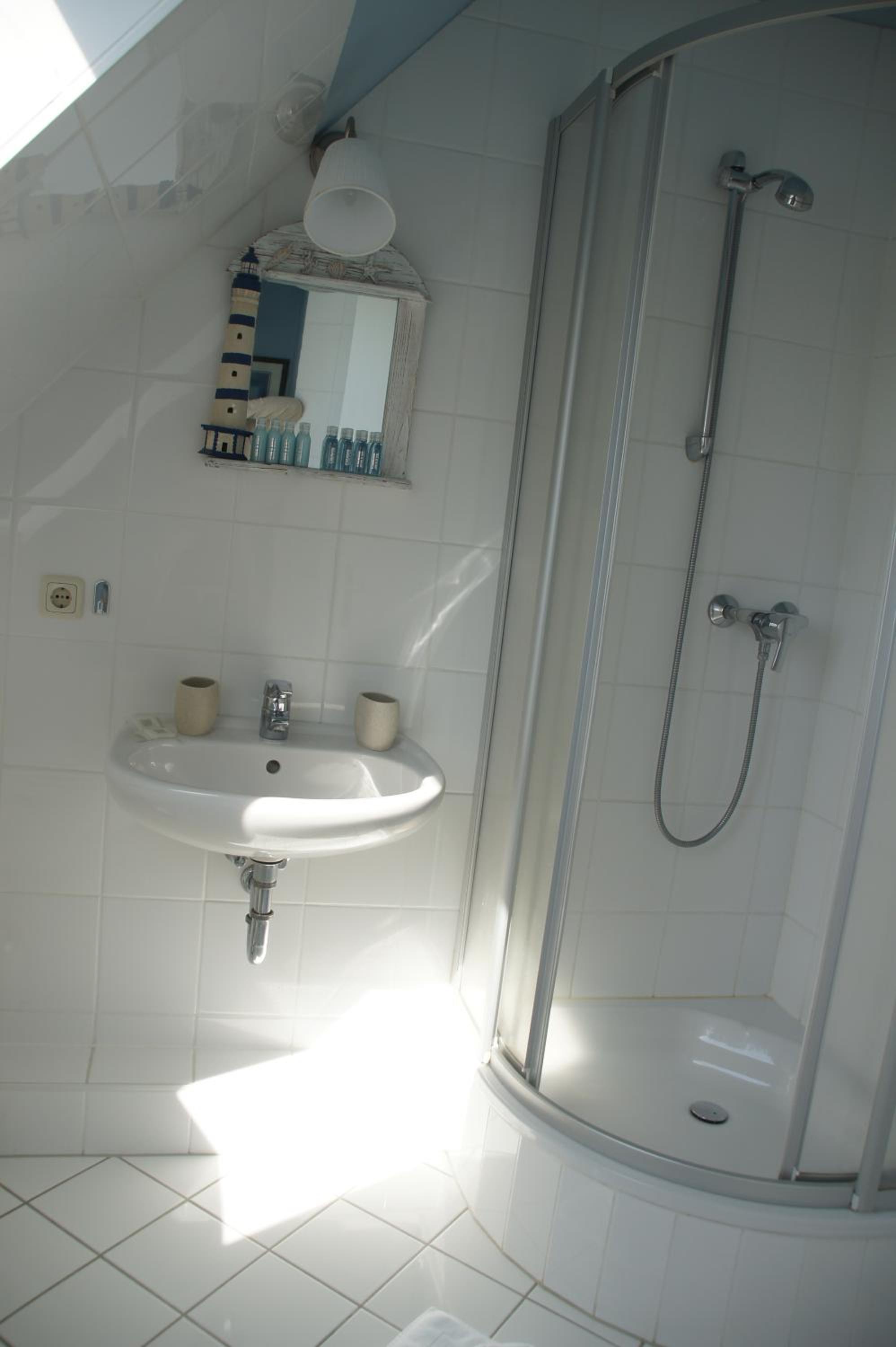 Family Room - Photo 11