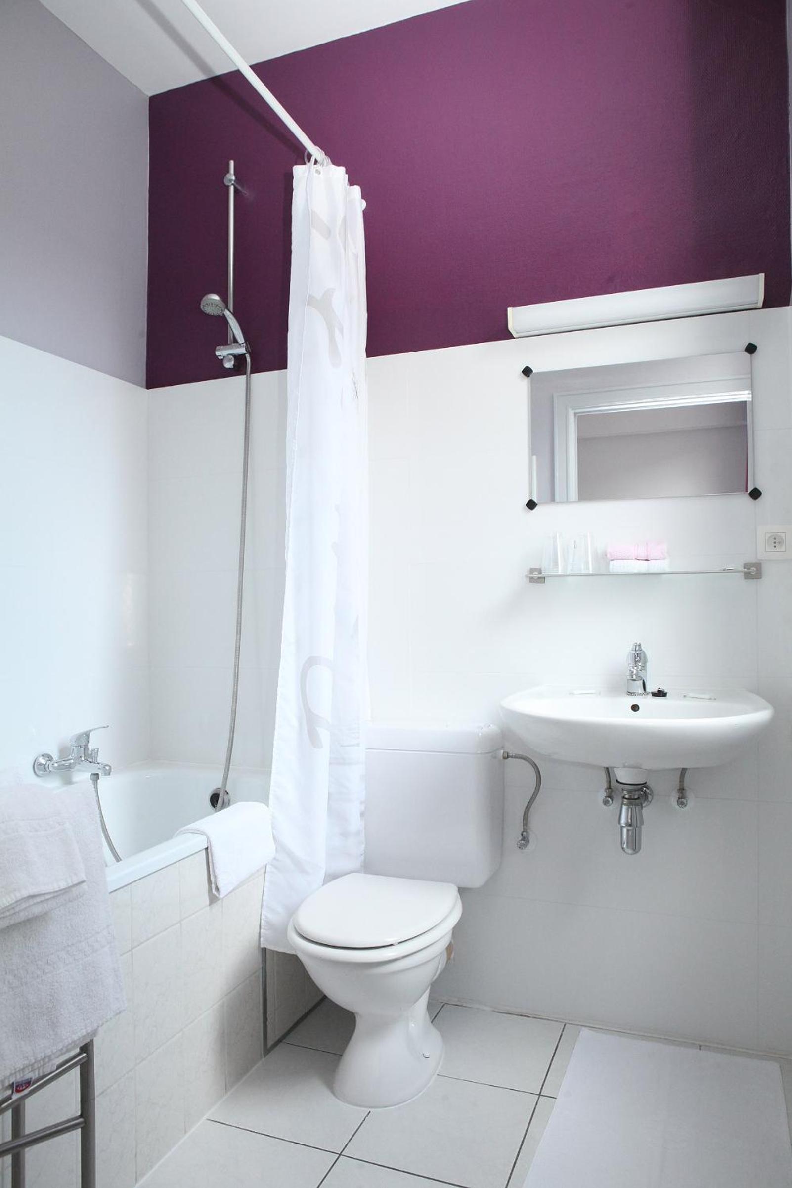 Twin Room - Photo 5