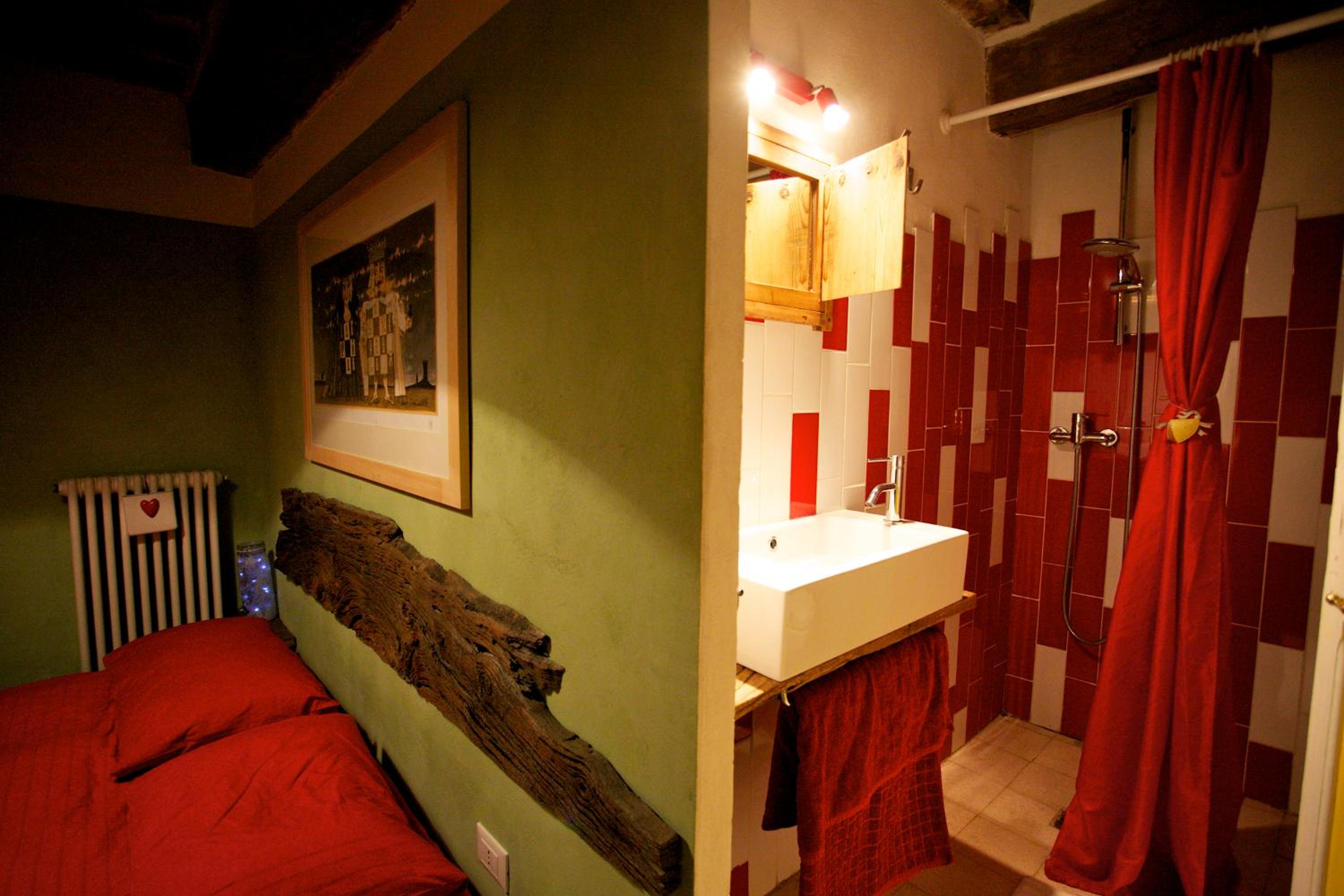 Small Double Room - Photo 3