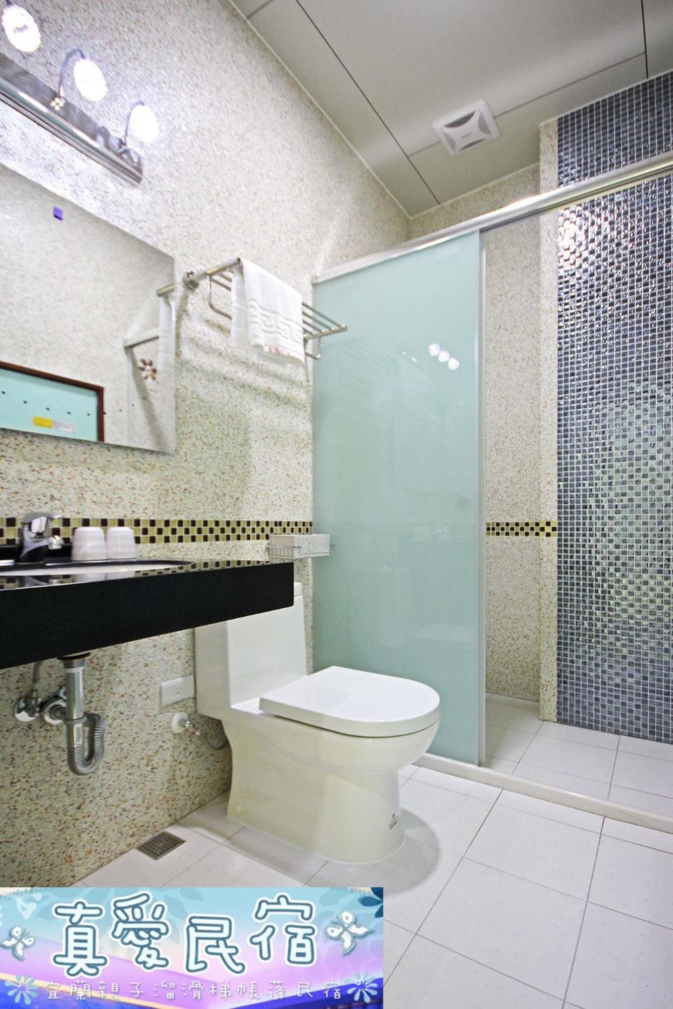 Quadruple Room with Balcony photo 3