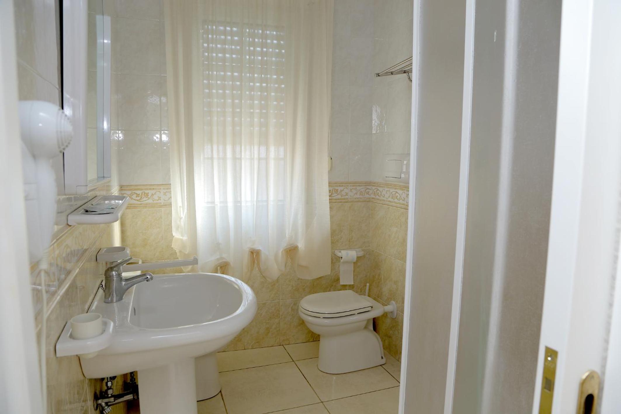 Triple Room - Photo 4
