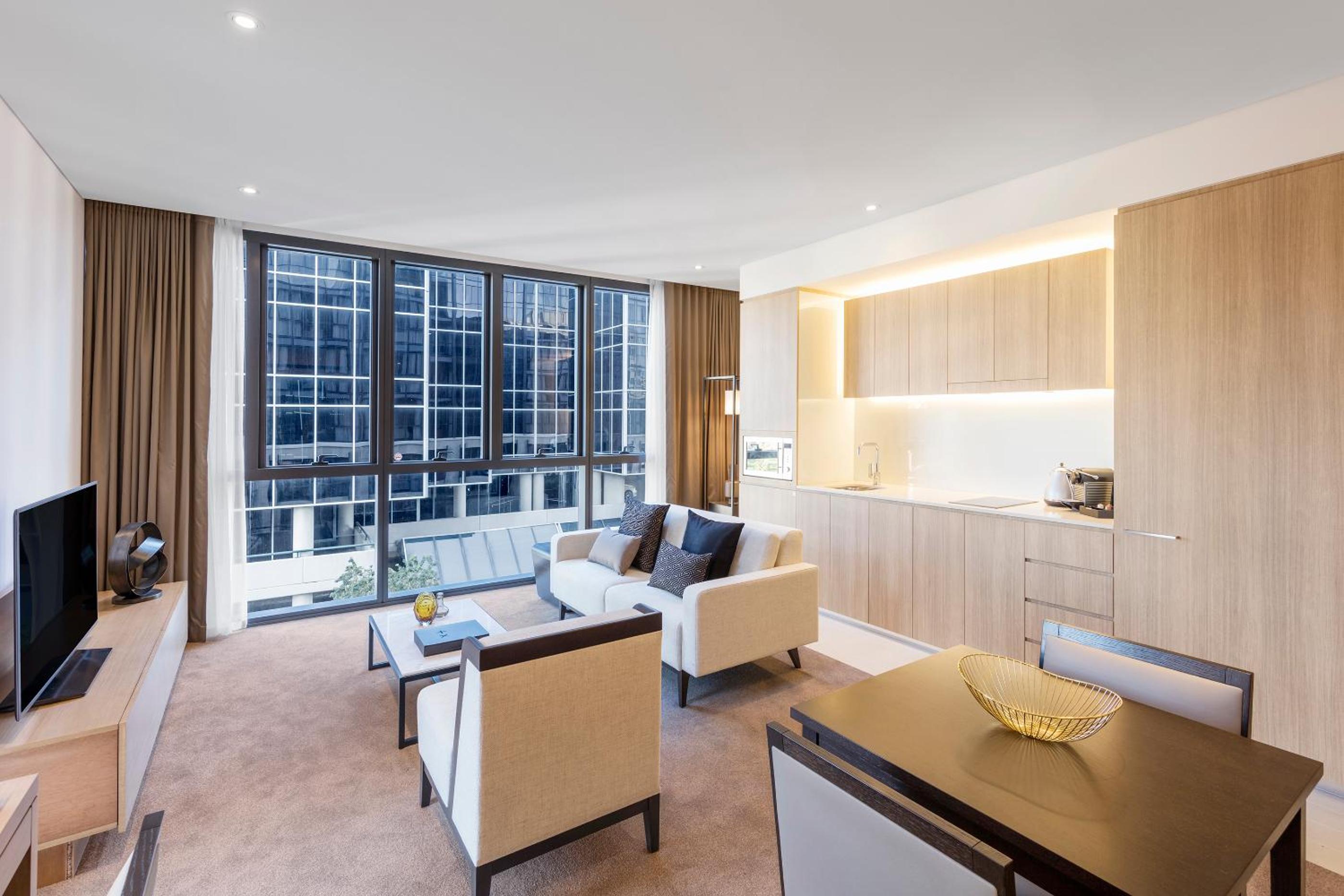 Deluxe Skye Suite