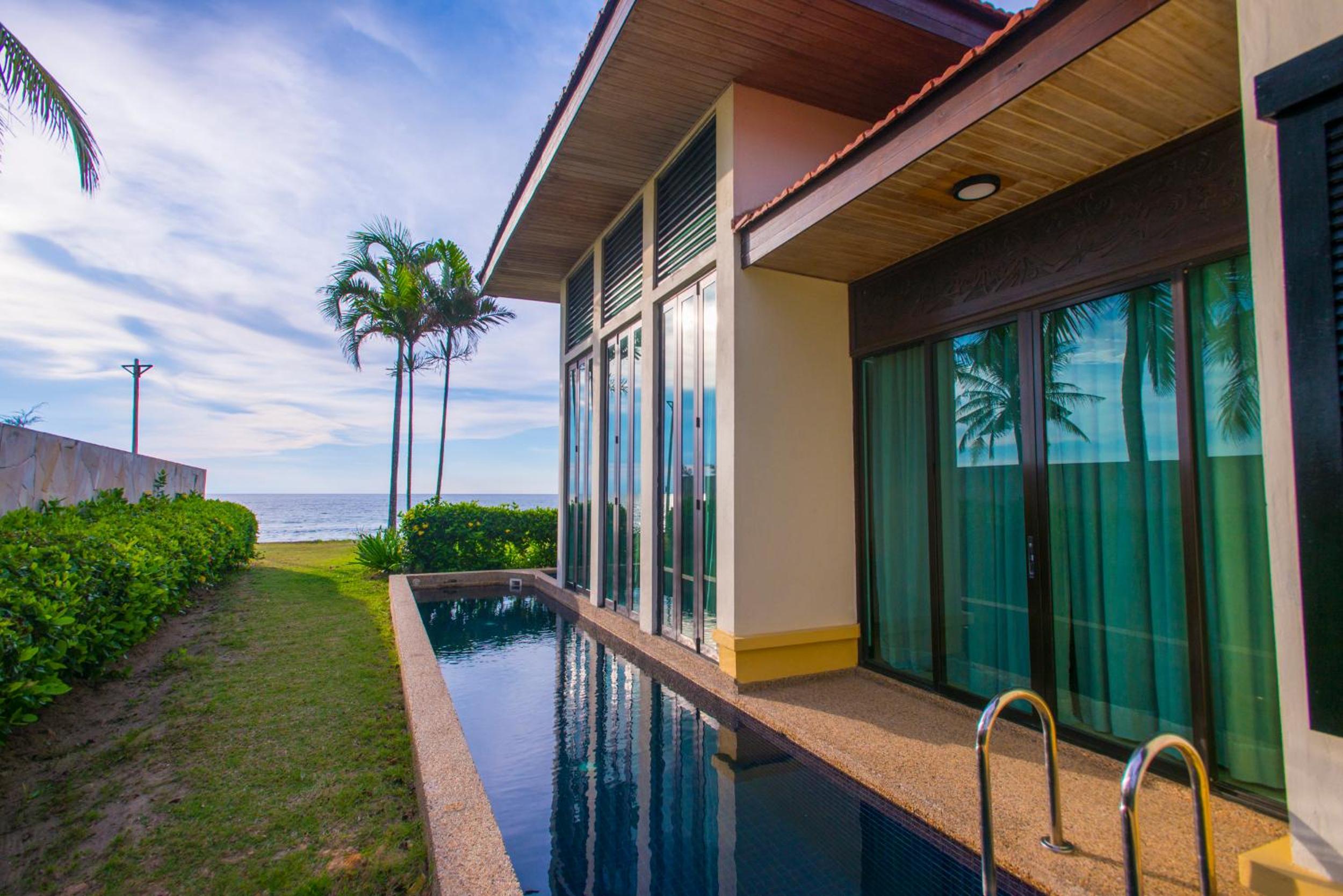 Two-Bedroom Villa Beach Front - Photo 38