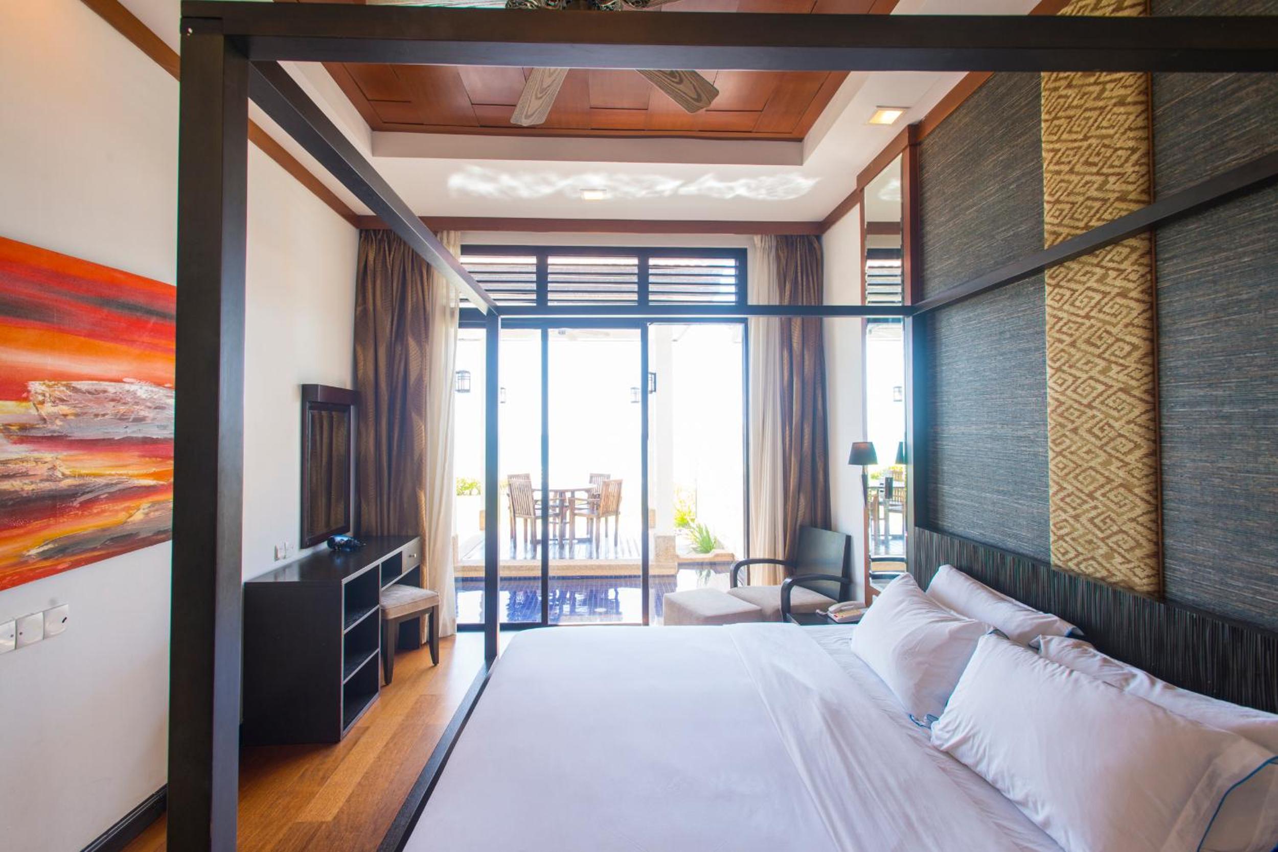 Two-Bedroom Villa Beach Front - Photo 11
