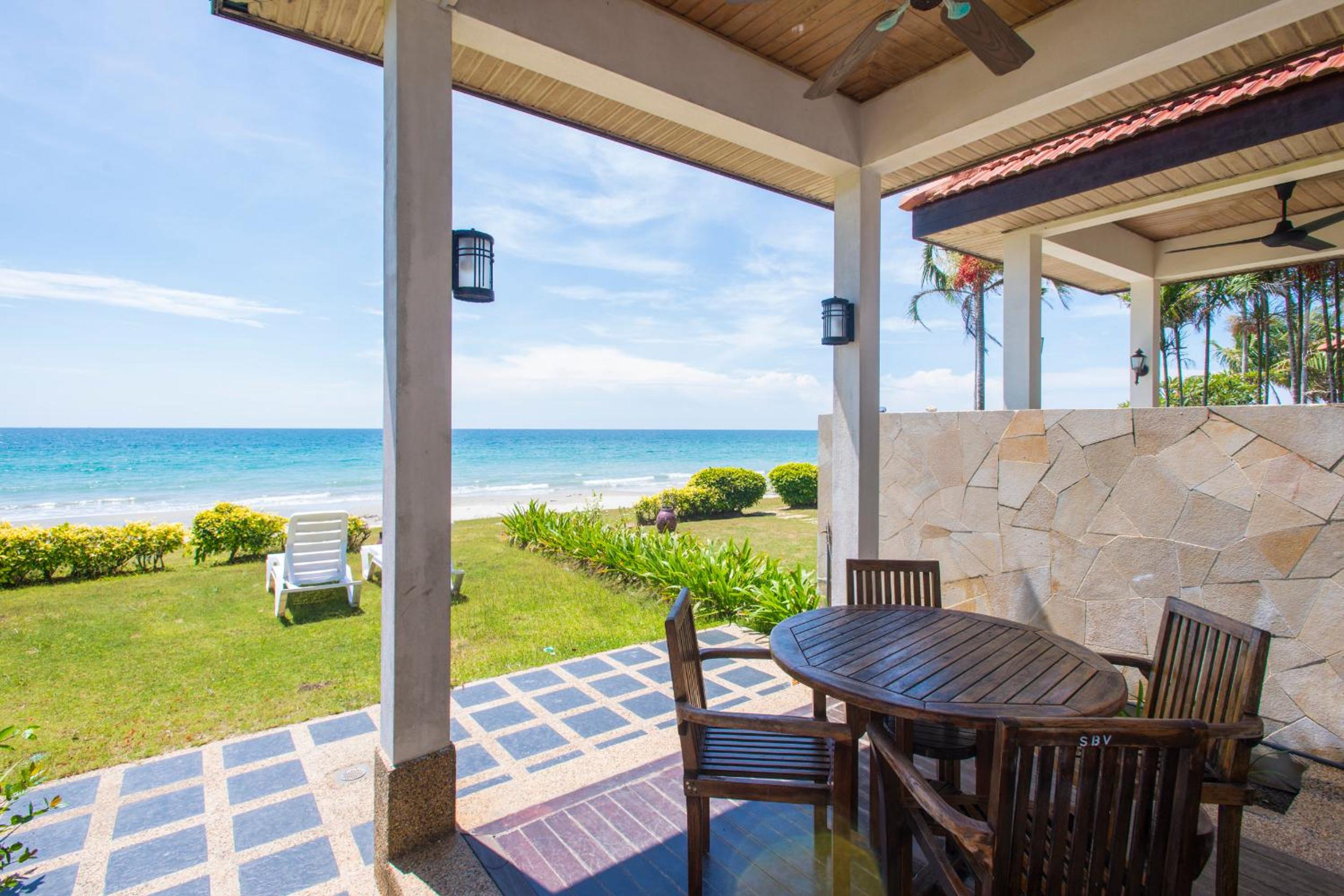 Two-Bedroom Villa Beach Front - Photo 35