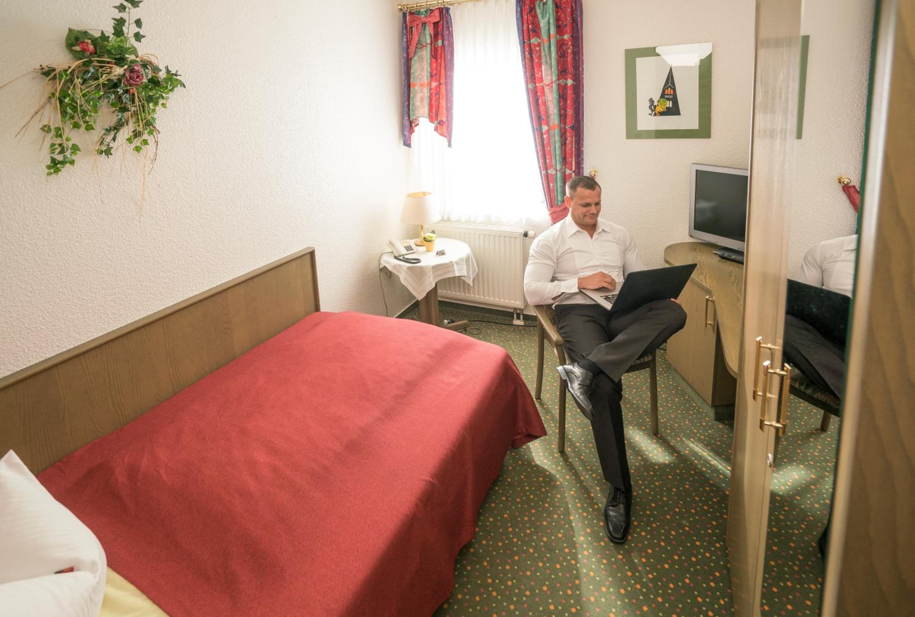 Single Room photo 2