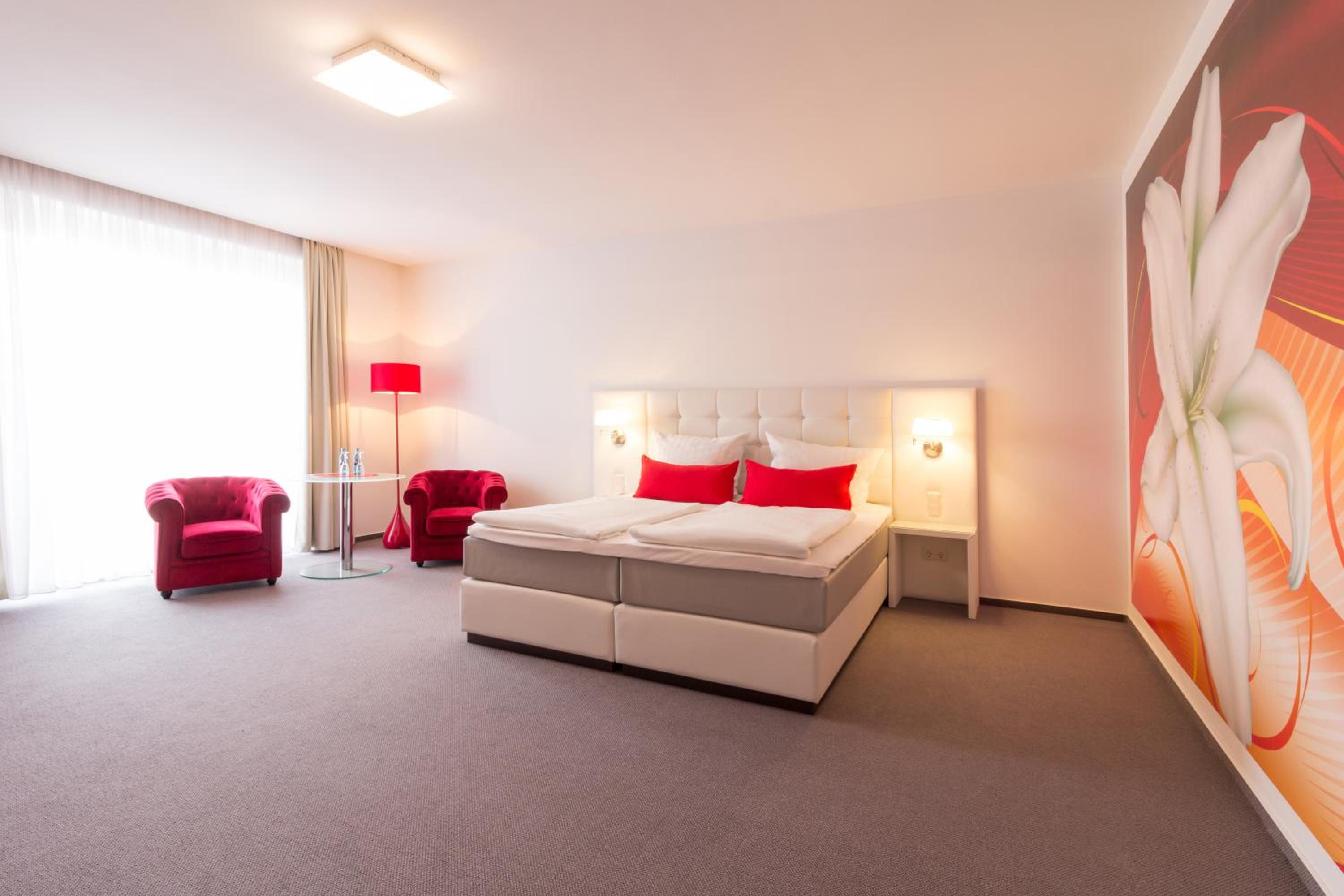 King Room with Balcony photo 1