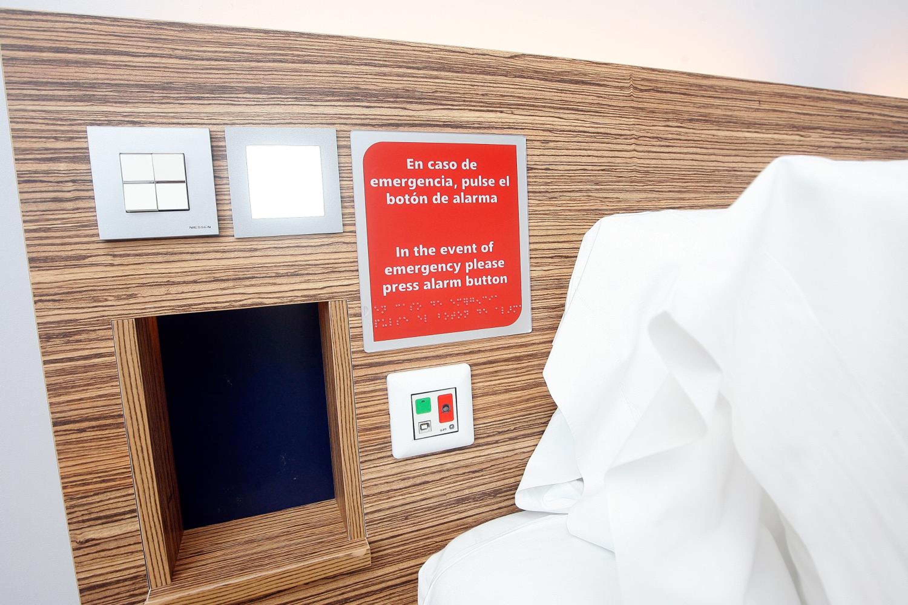 Double Room - Disability Access photo 3