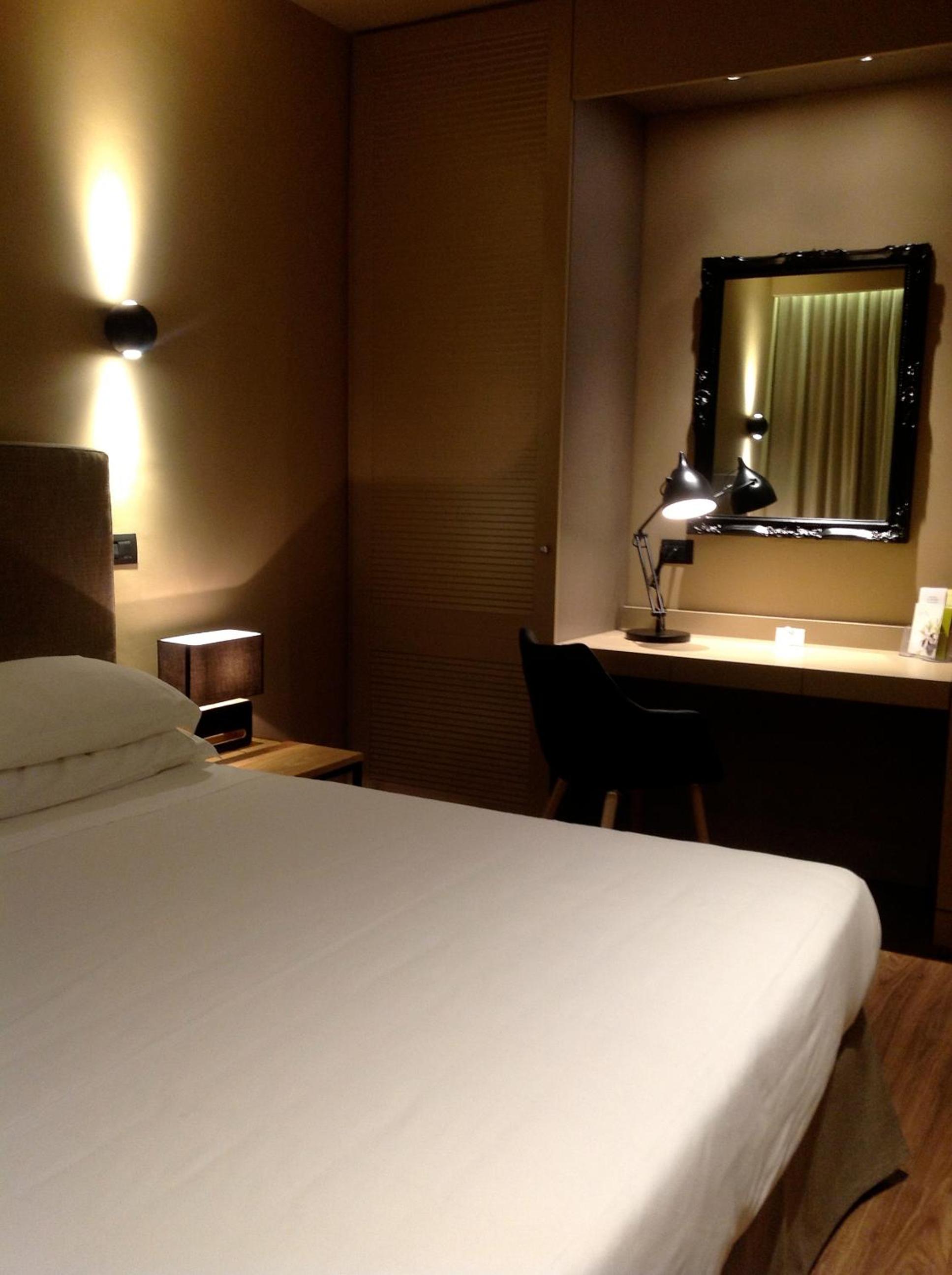 S - SUITE D - Photo 13