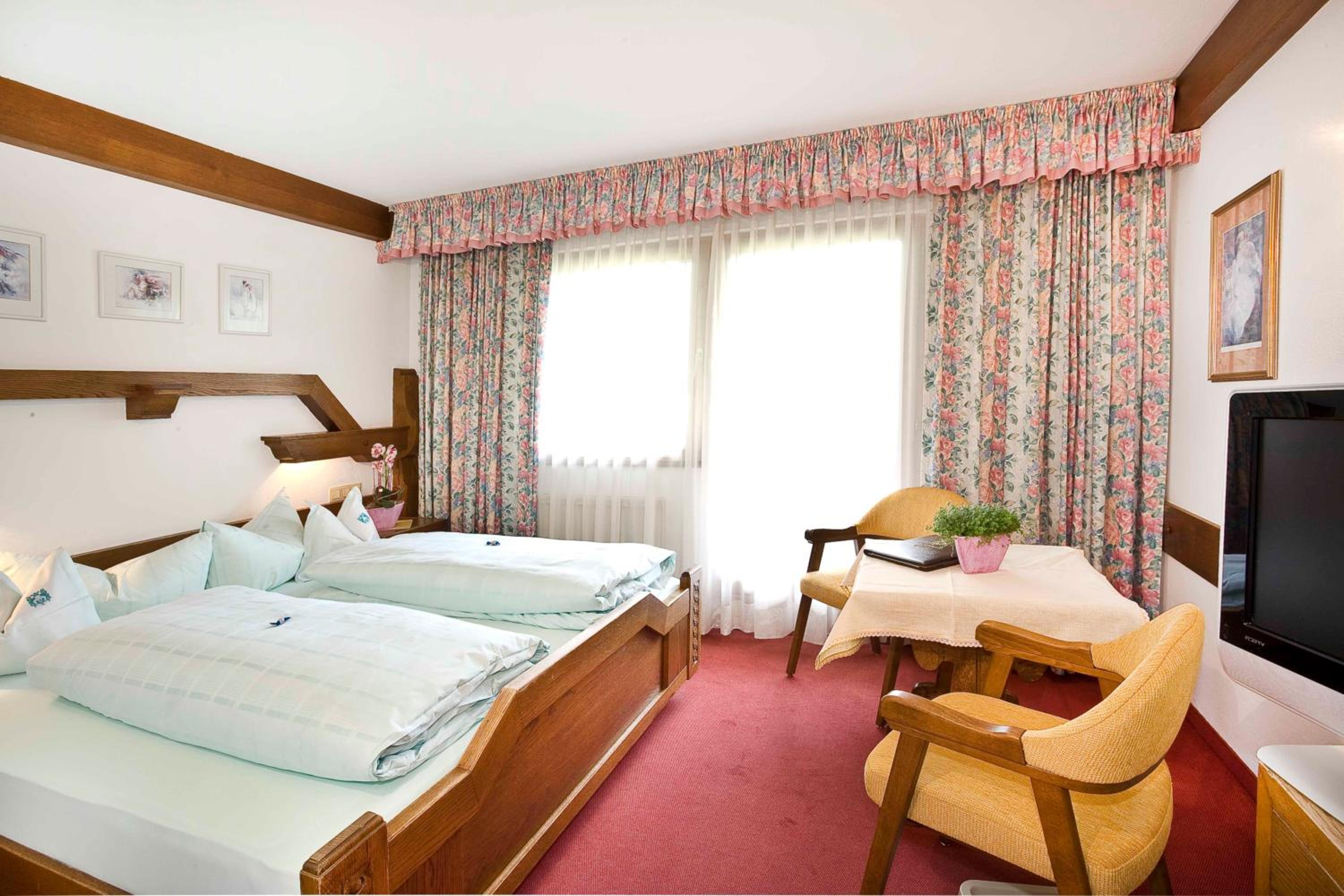 Double Room with Balcony and Mountain View photo 1