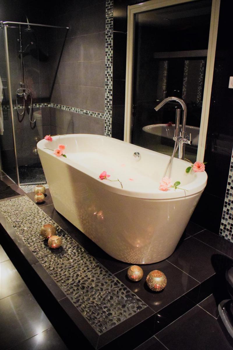 Deluxe Suite photo 1