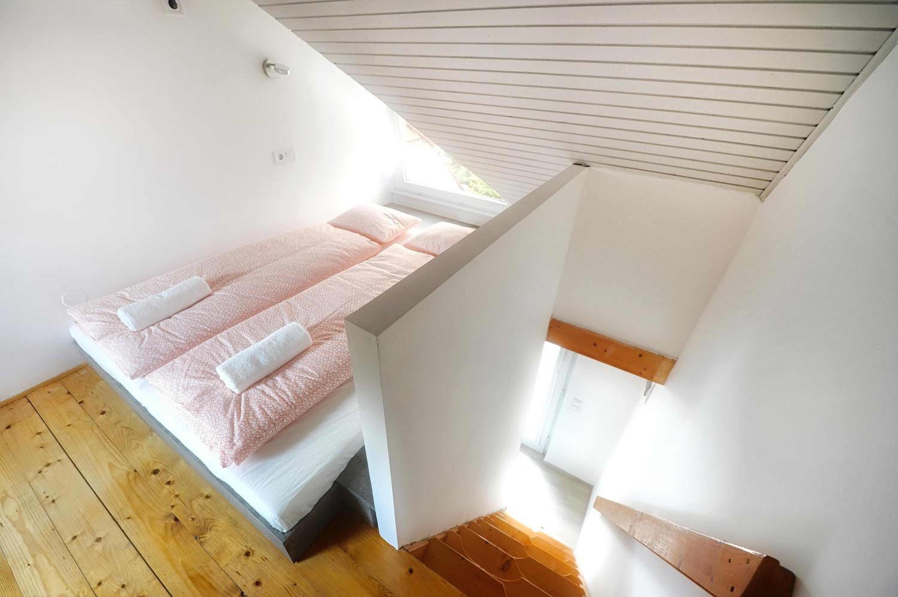 Studio Apartment with Balcony - Split Level photo 1