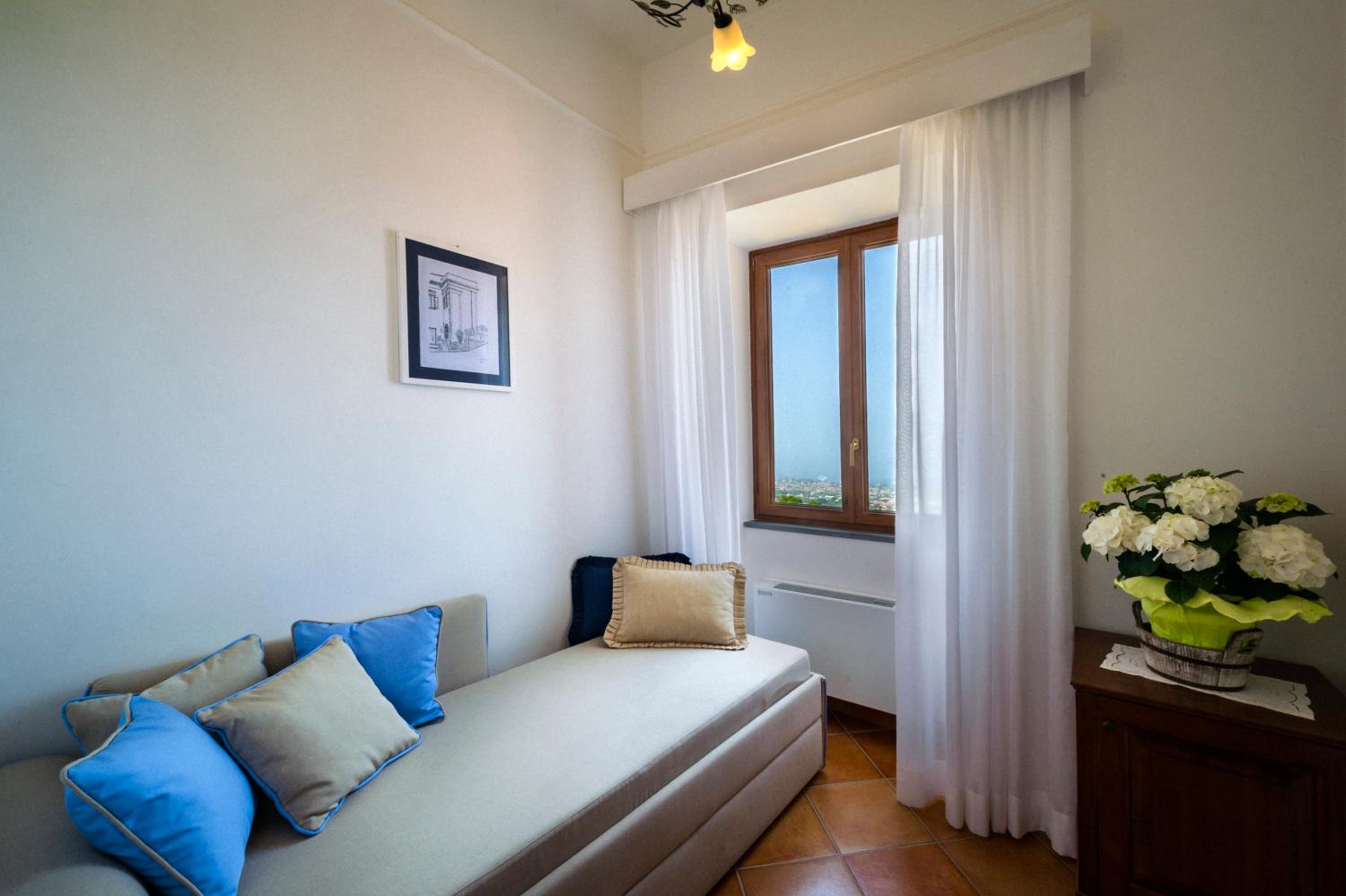 King Suite with Sea View photo 3
