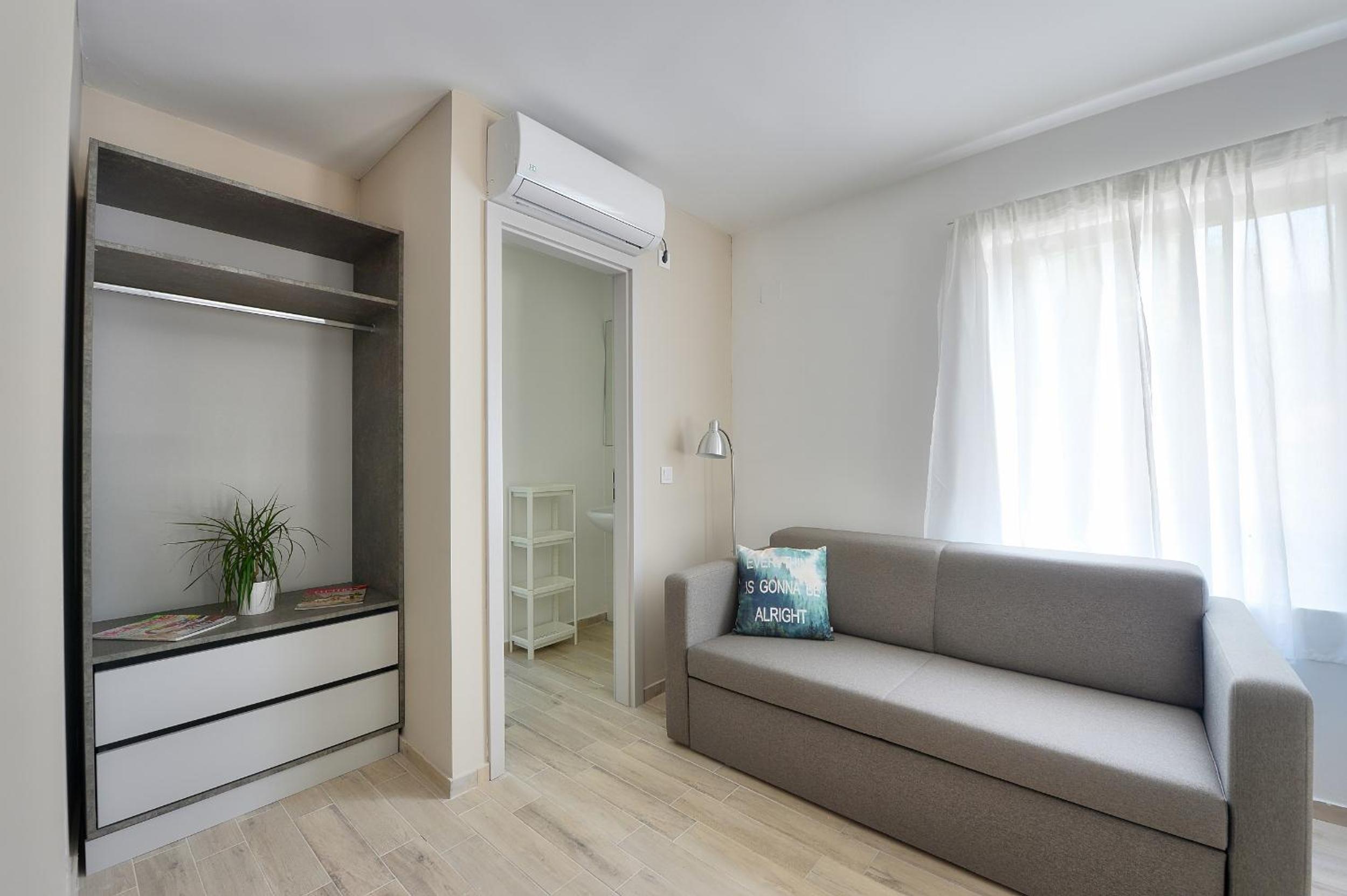 Premium Two-Bedroom Apartment with Balcony photo 2