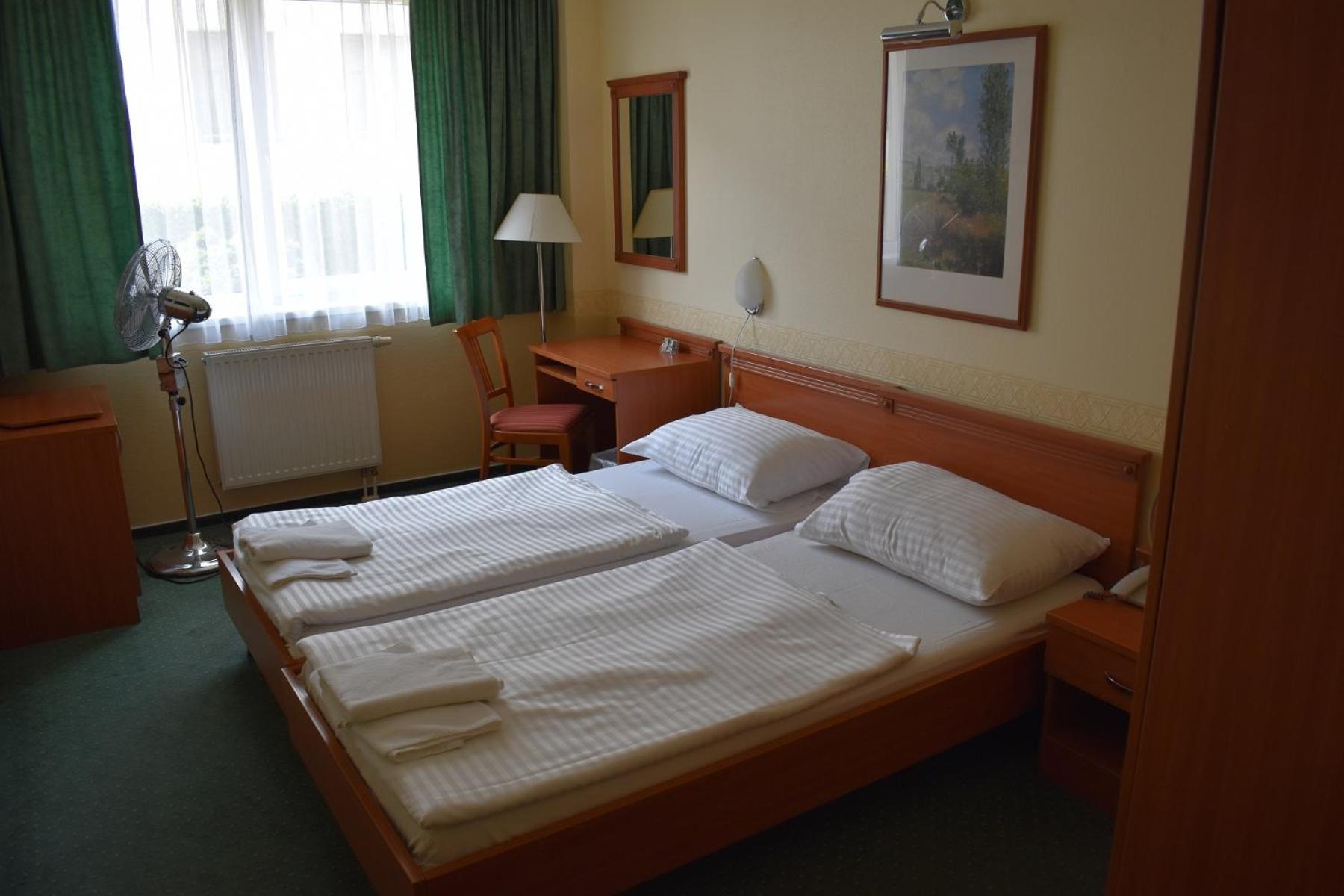 Budget Double or Twin Room photo 2