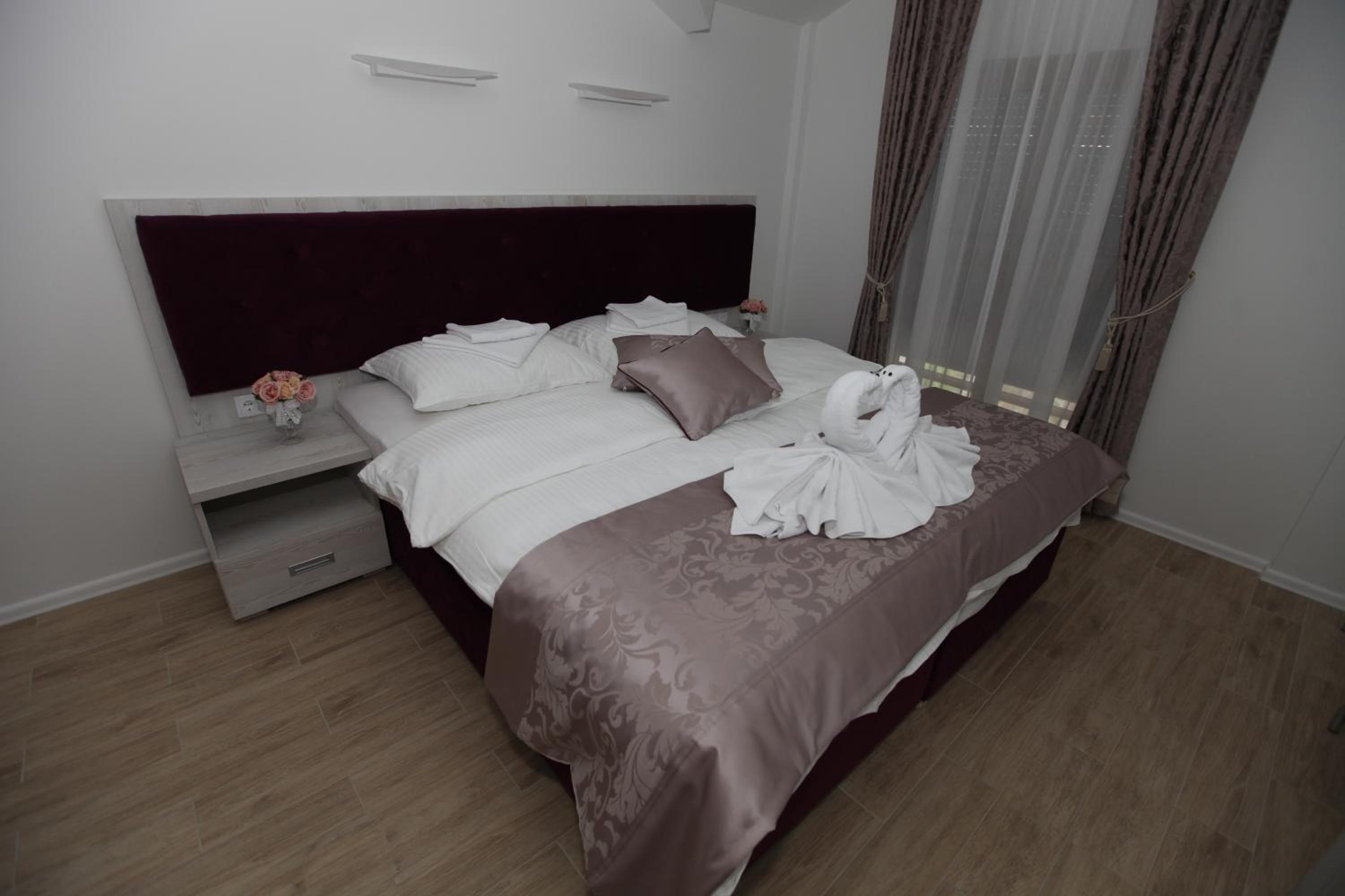 Deluxe Double Room - Photo 2