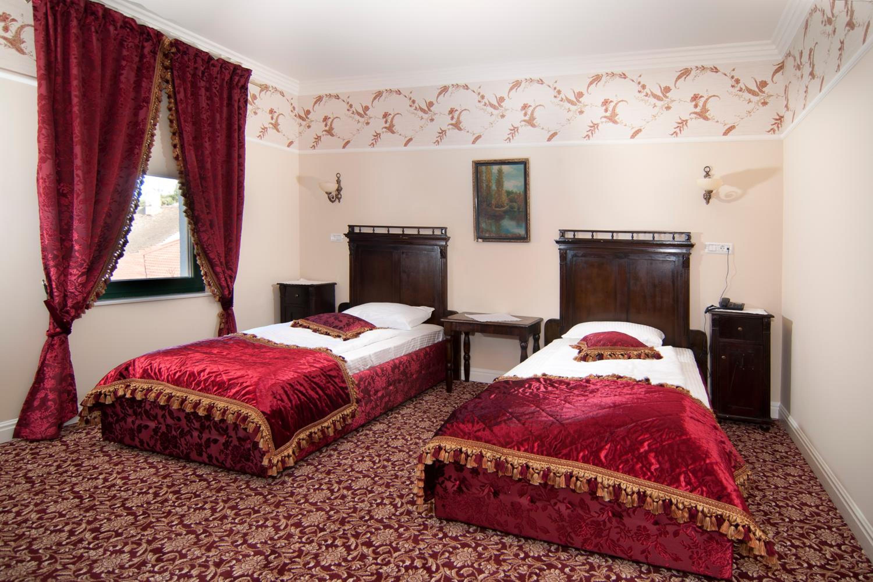 Standard Twin Room - Photo 1