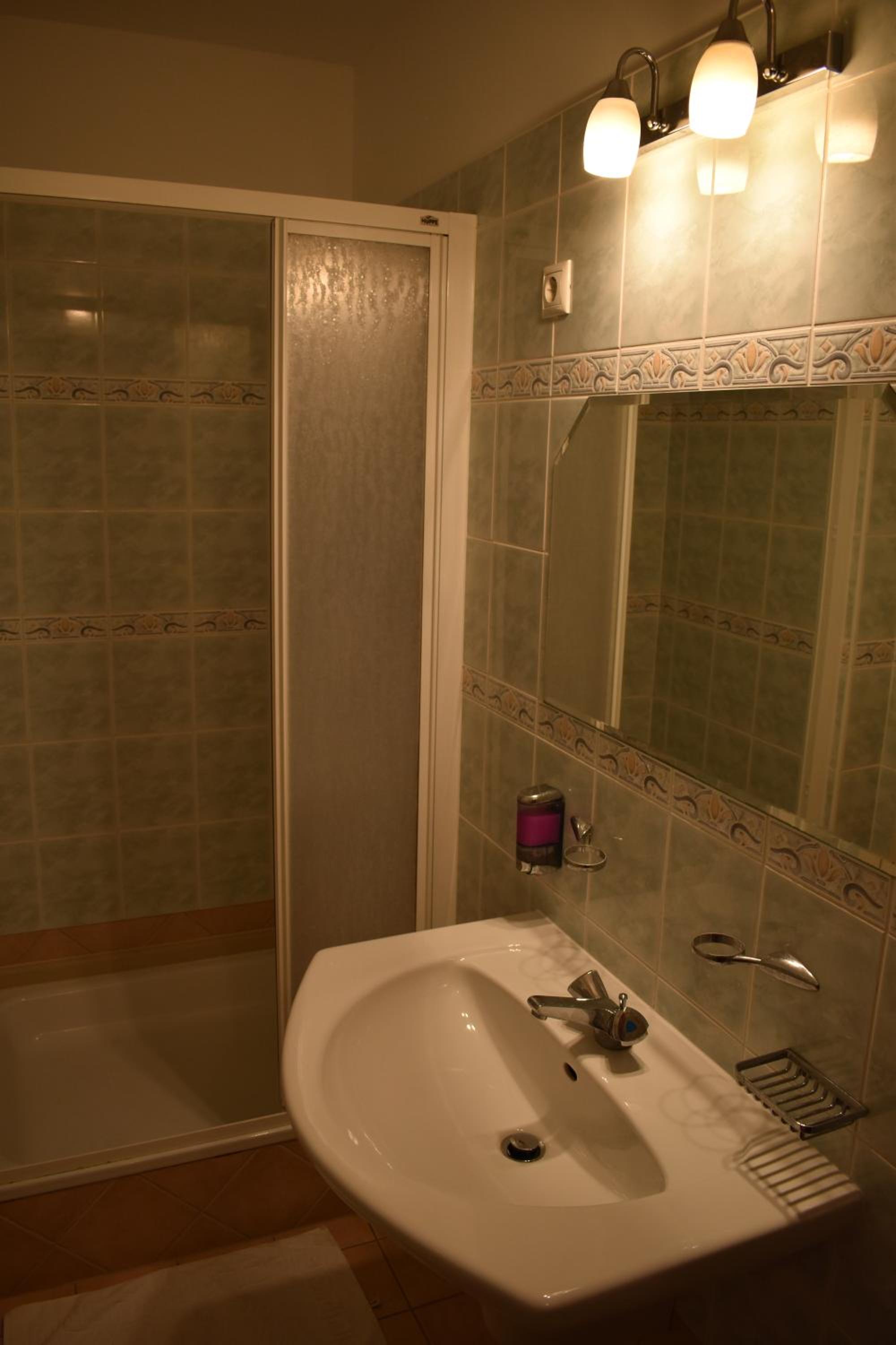Budget Single Room photo 2