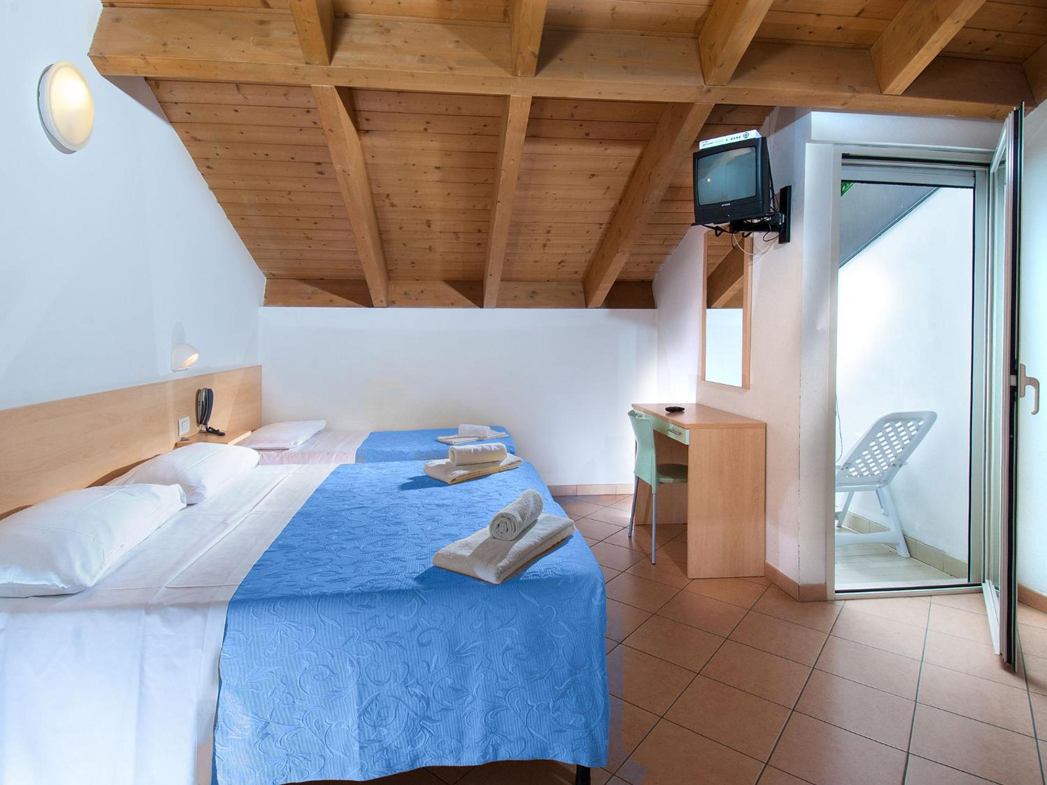 Basic Triple Room photo 2