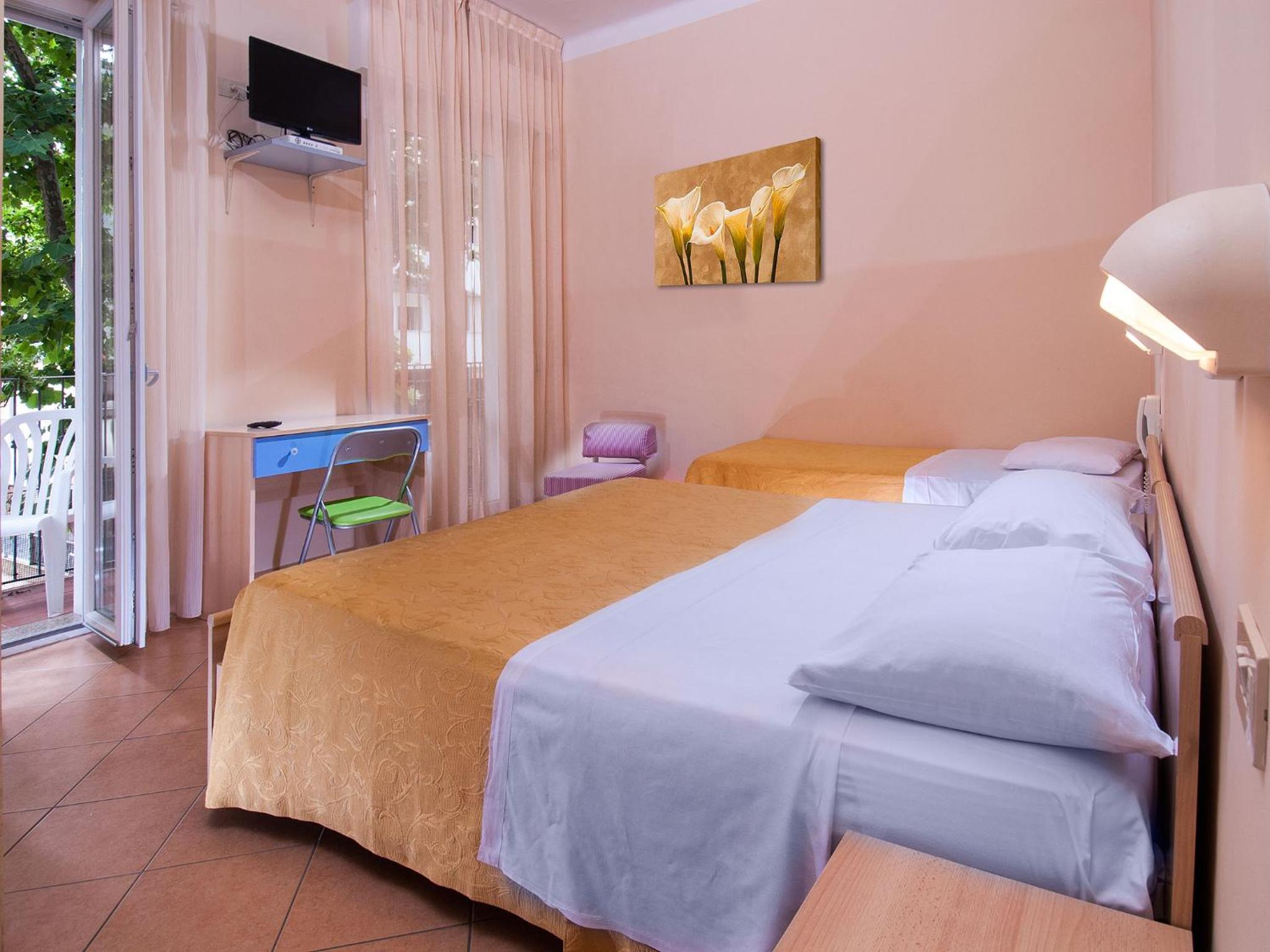 Basic Triple Room photo 1