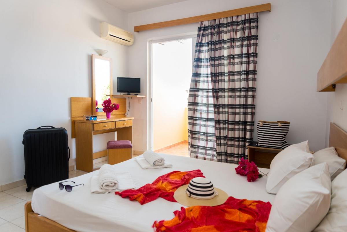 Double or Twin Room photo 2