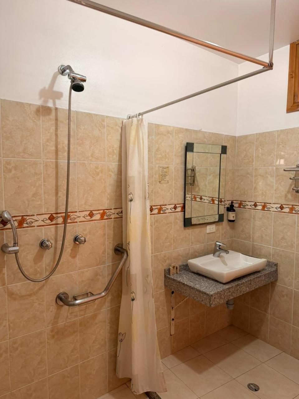 Triple Room - Disability Access photo 3