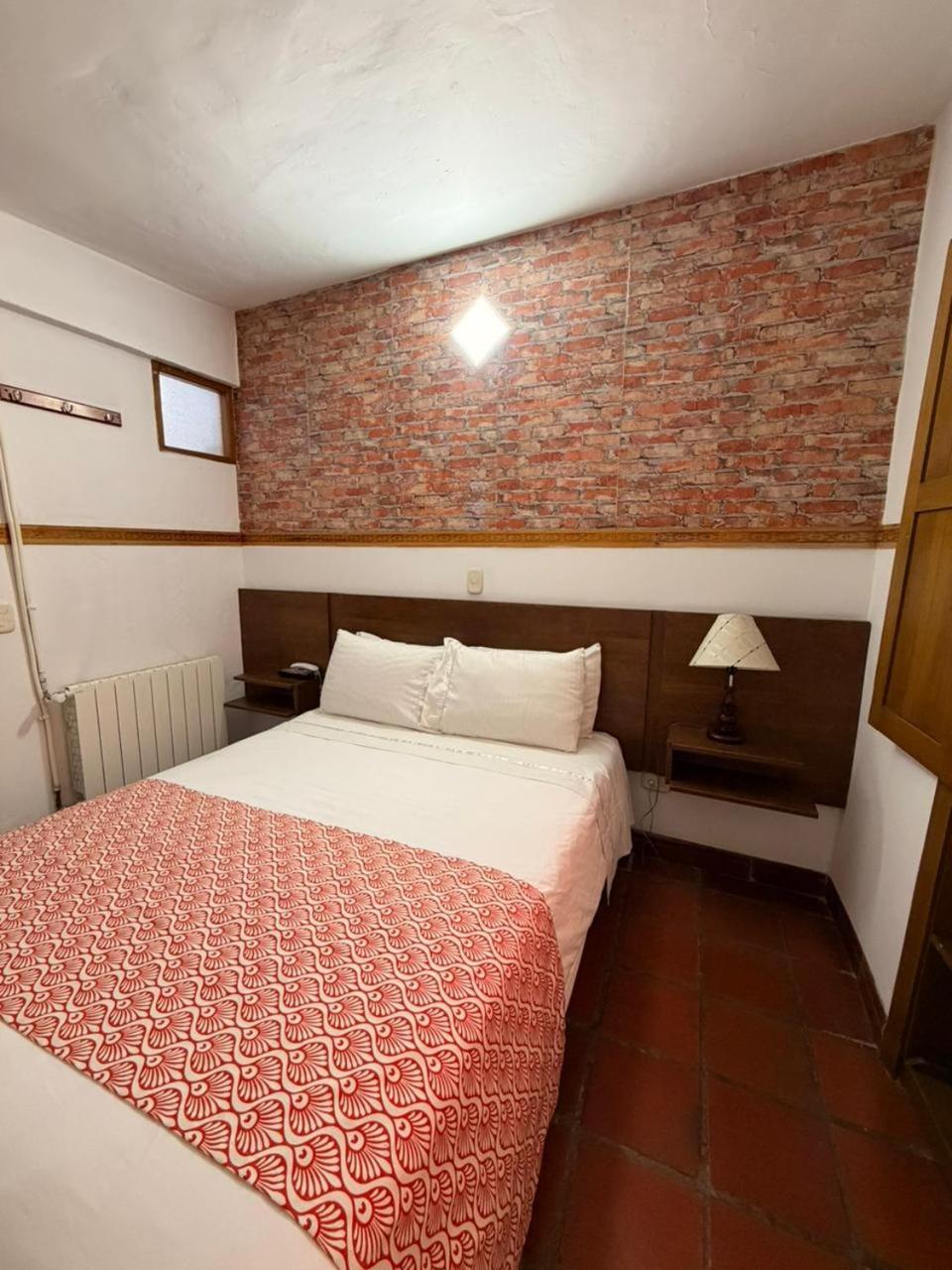 Single Room photo 3