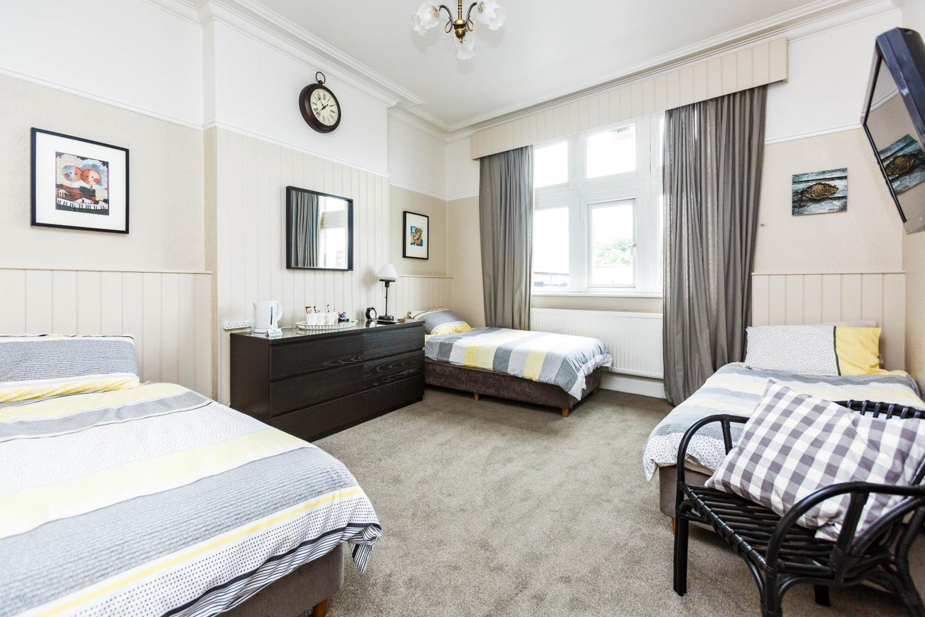 Triple Room with Shared Bathroom
