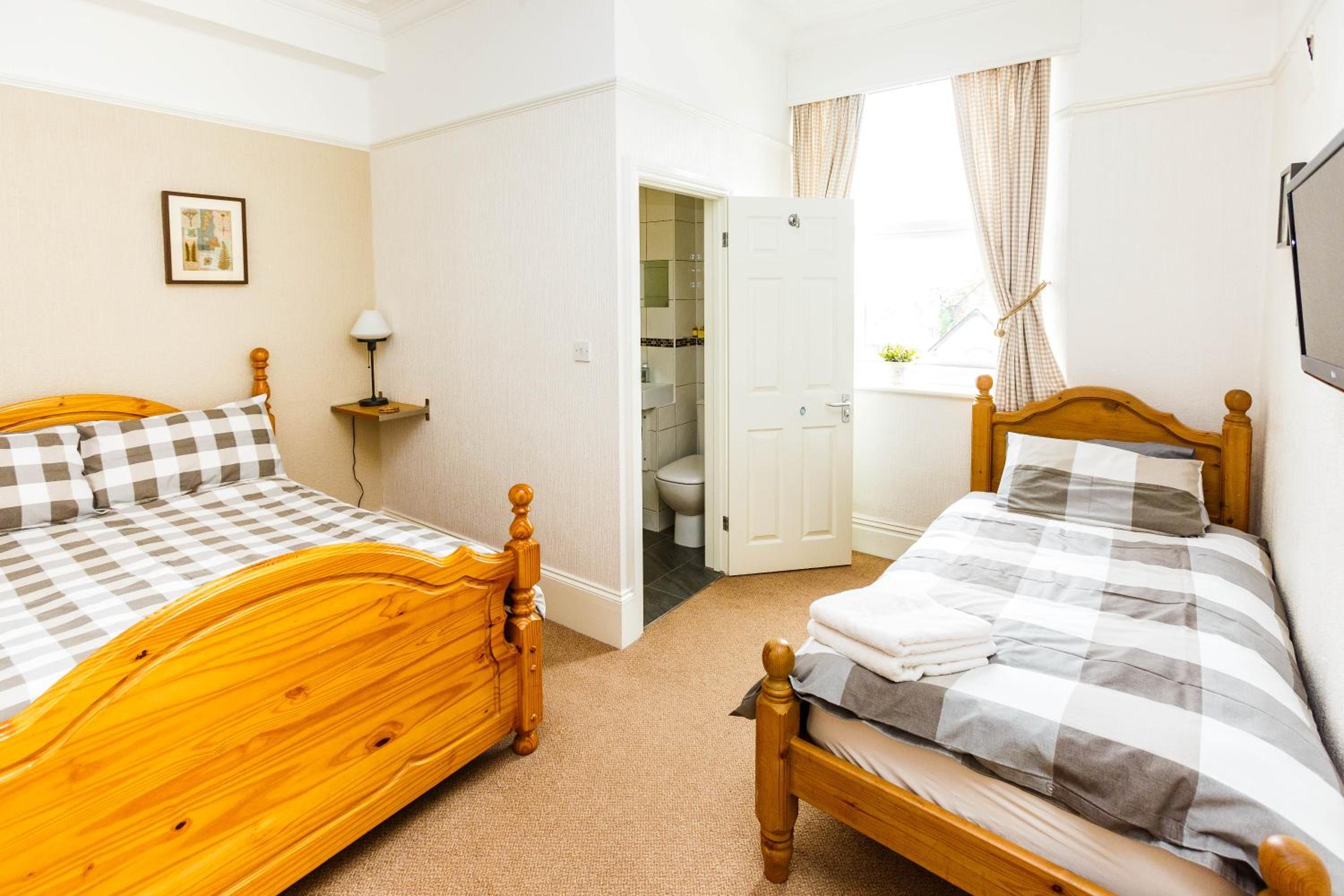 Double Room with Private Bathroom