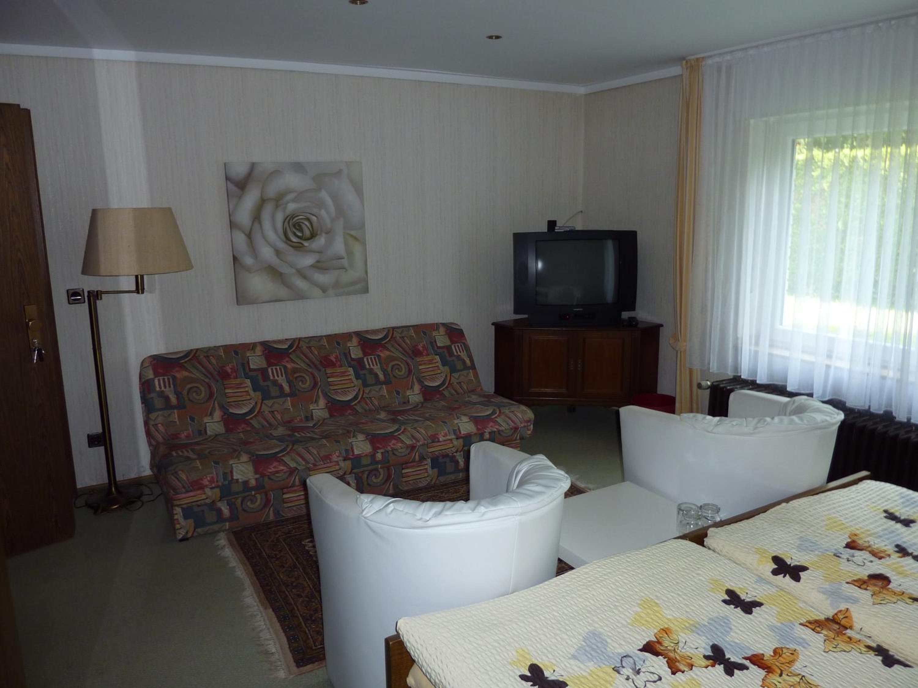 Double or Twin Room - Photo 4