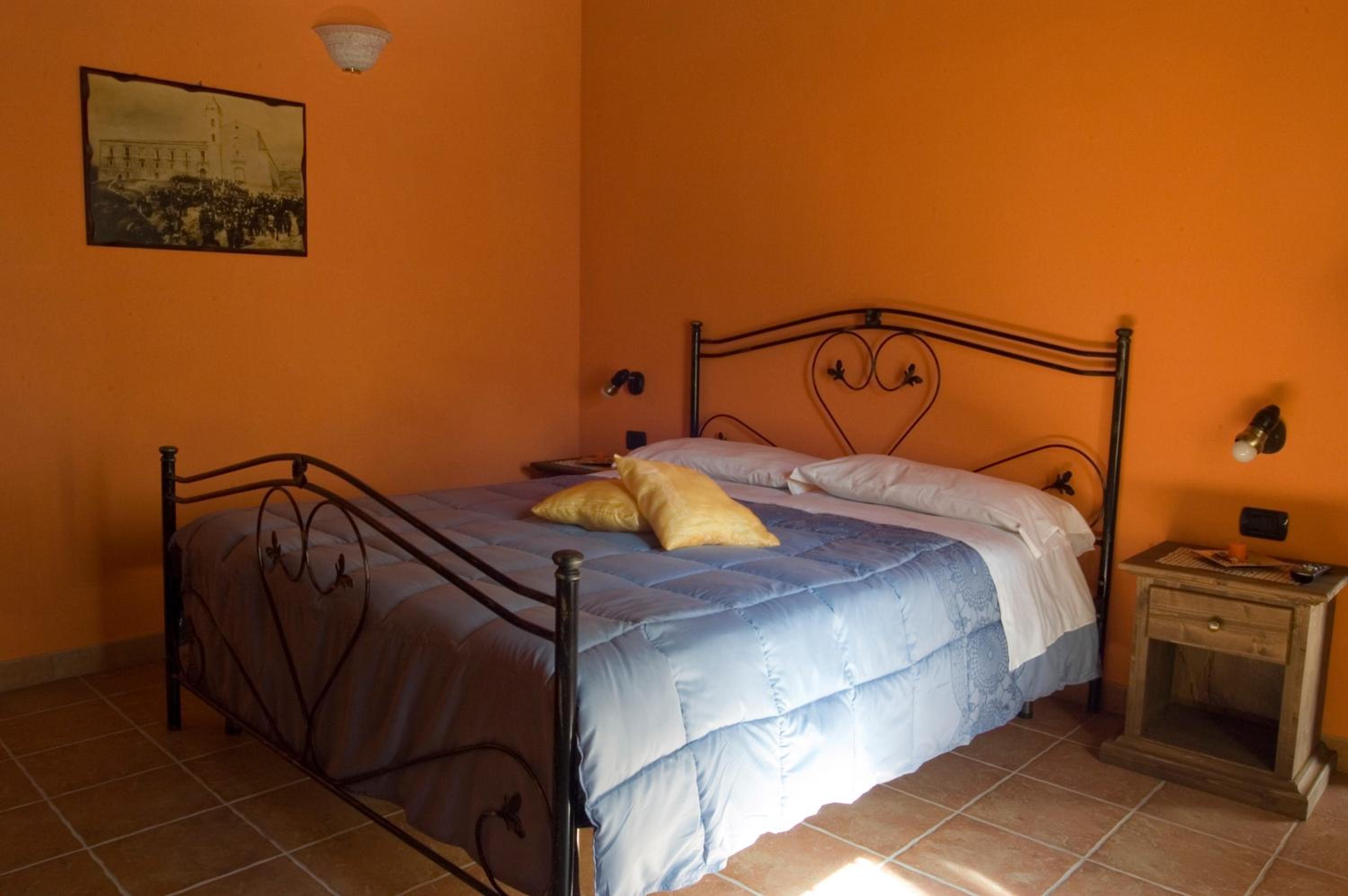 Double Room - Photo 6