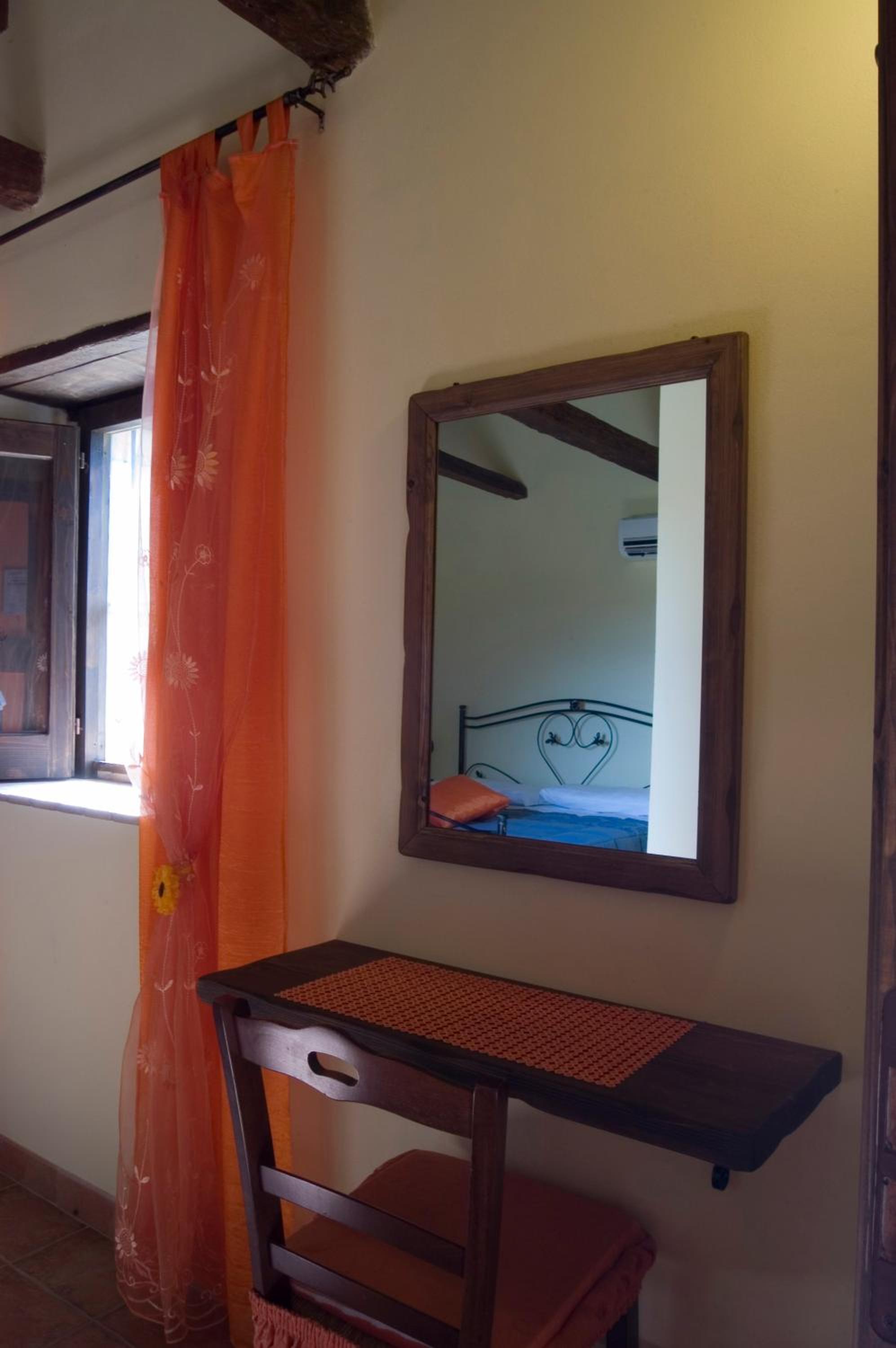 Double Room - Photo 5