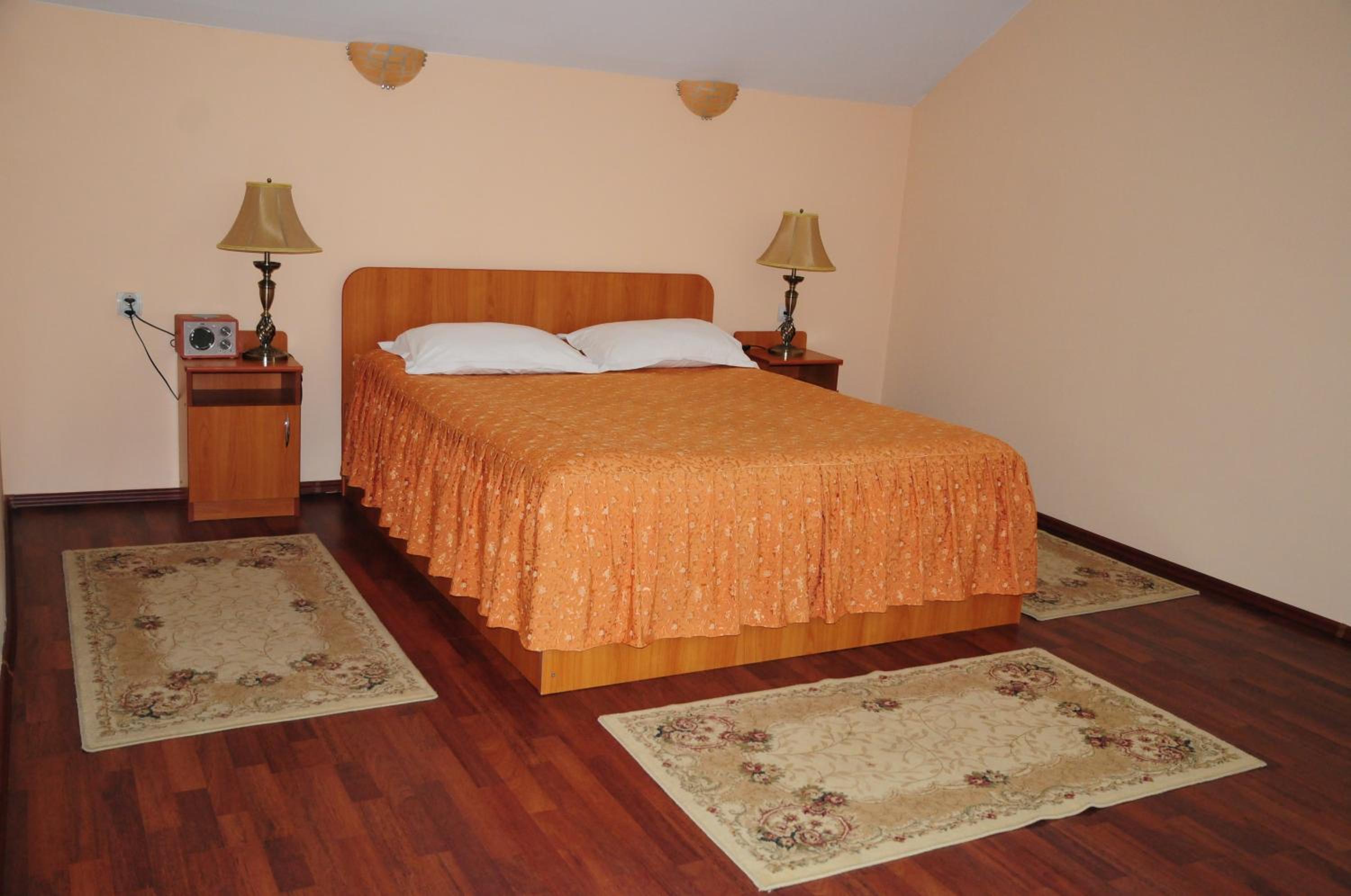 Double Room - Photo 3