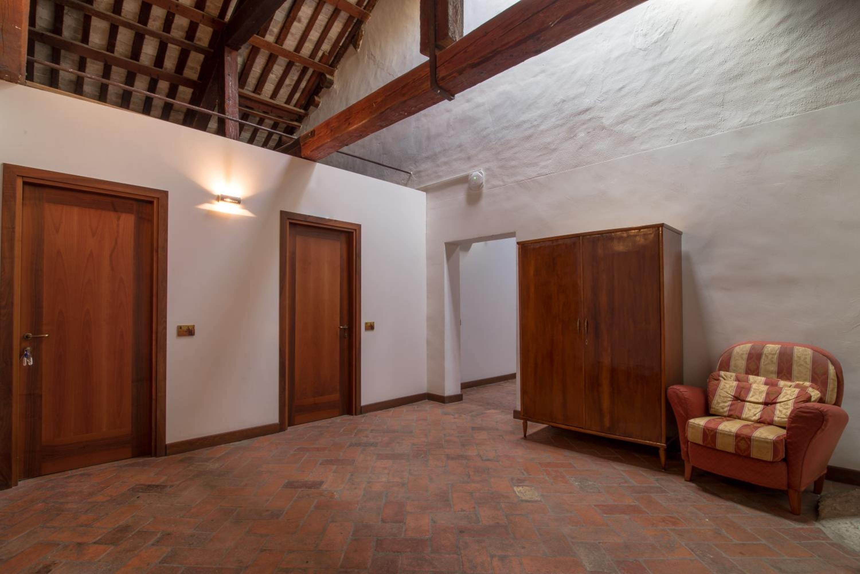 Economy Triple Room - Photo 3