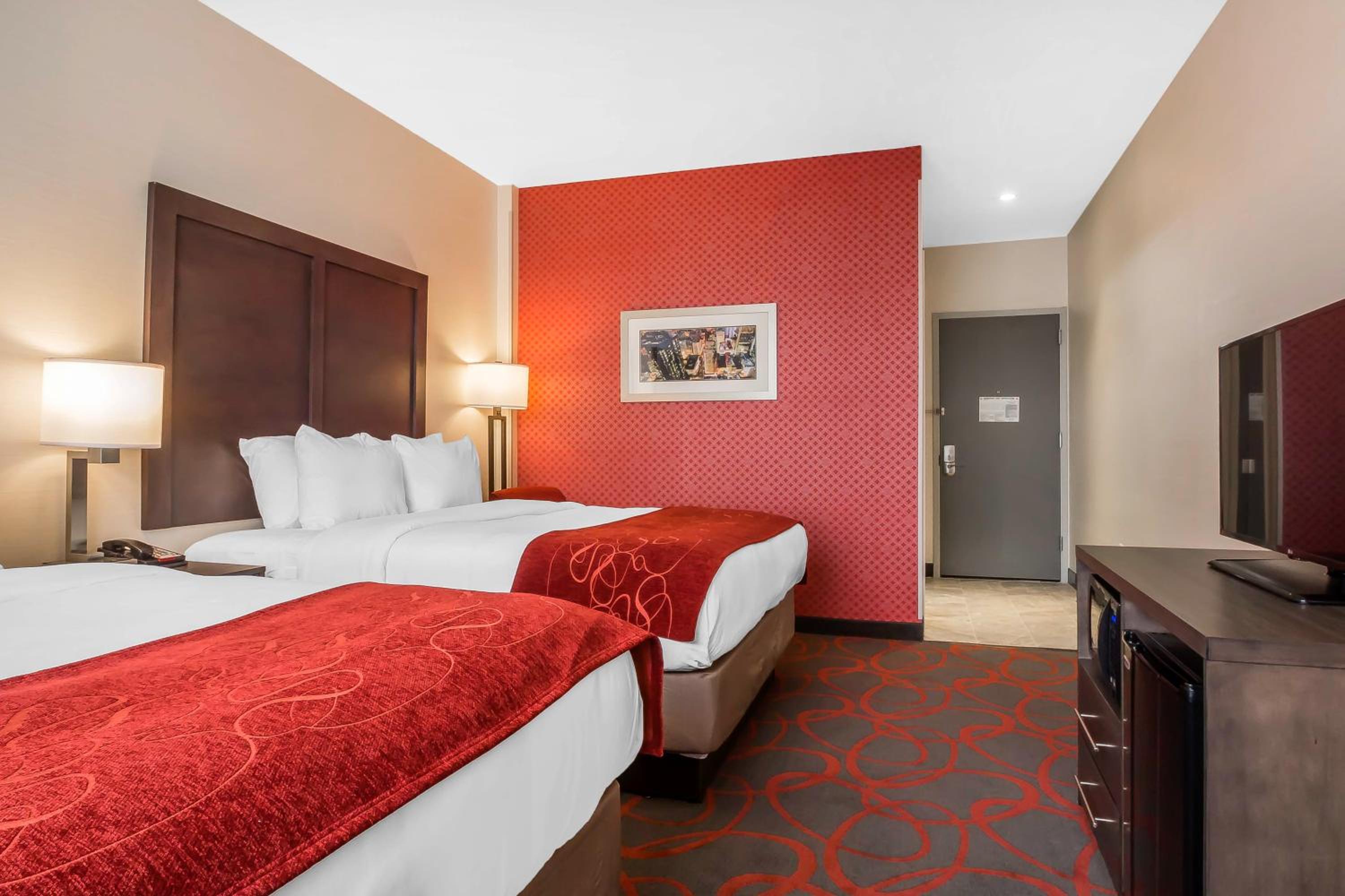 Queen Room with Two Queen Beds - Disability Access photo 2