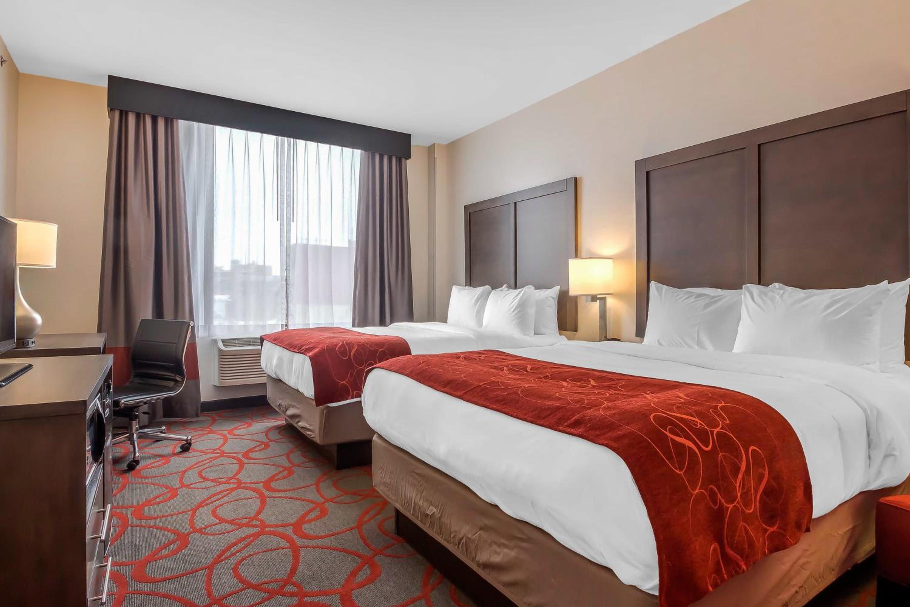 Queen Room with Two Queen Beds - Disability Access photo 3