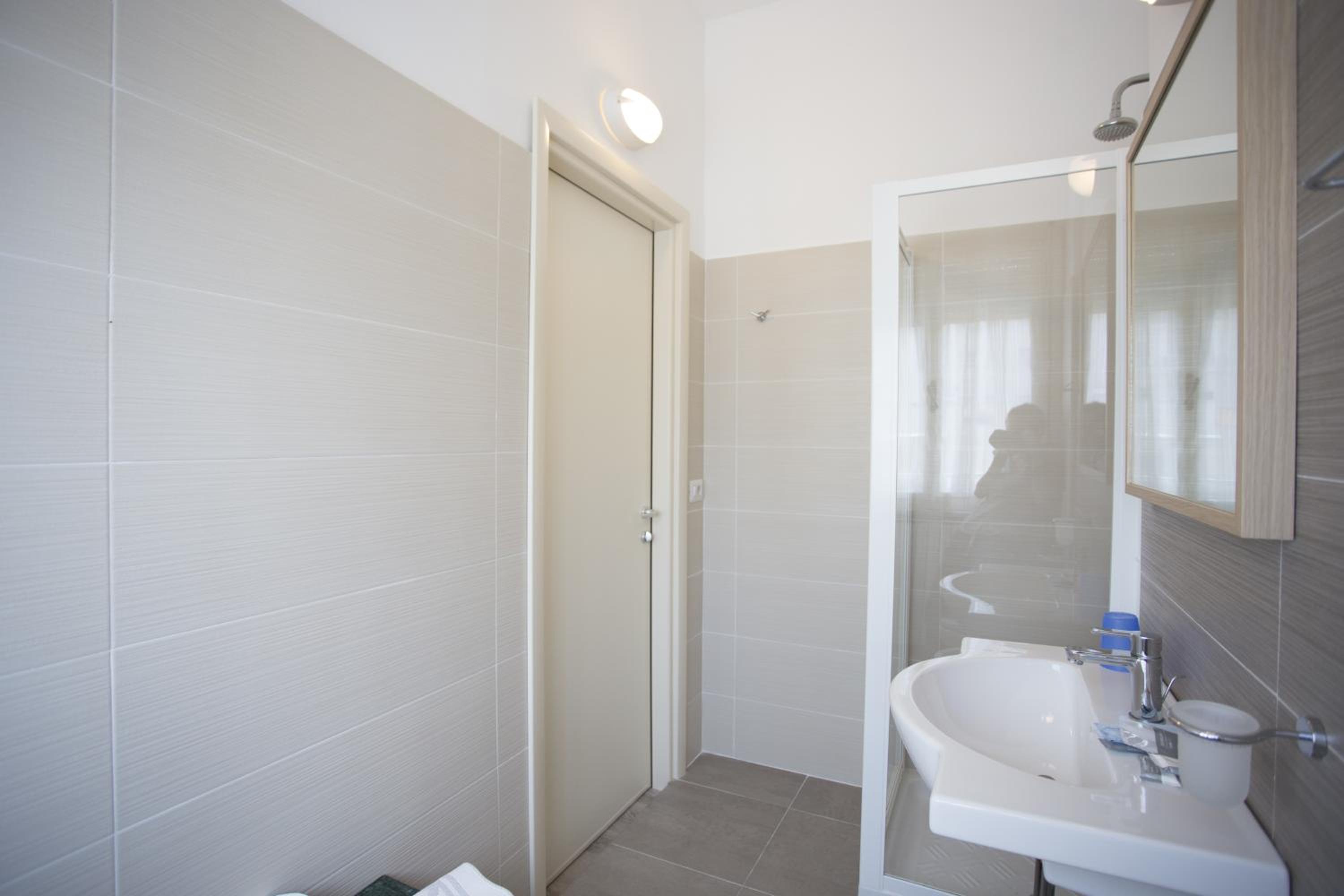 Quadruple Room - Photo 3