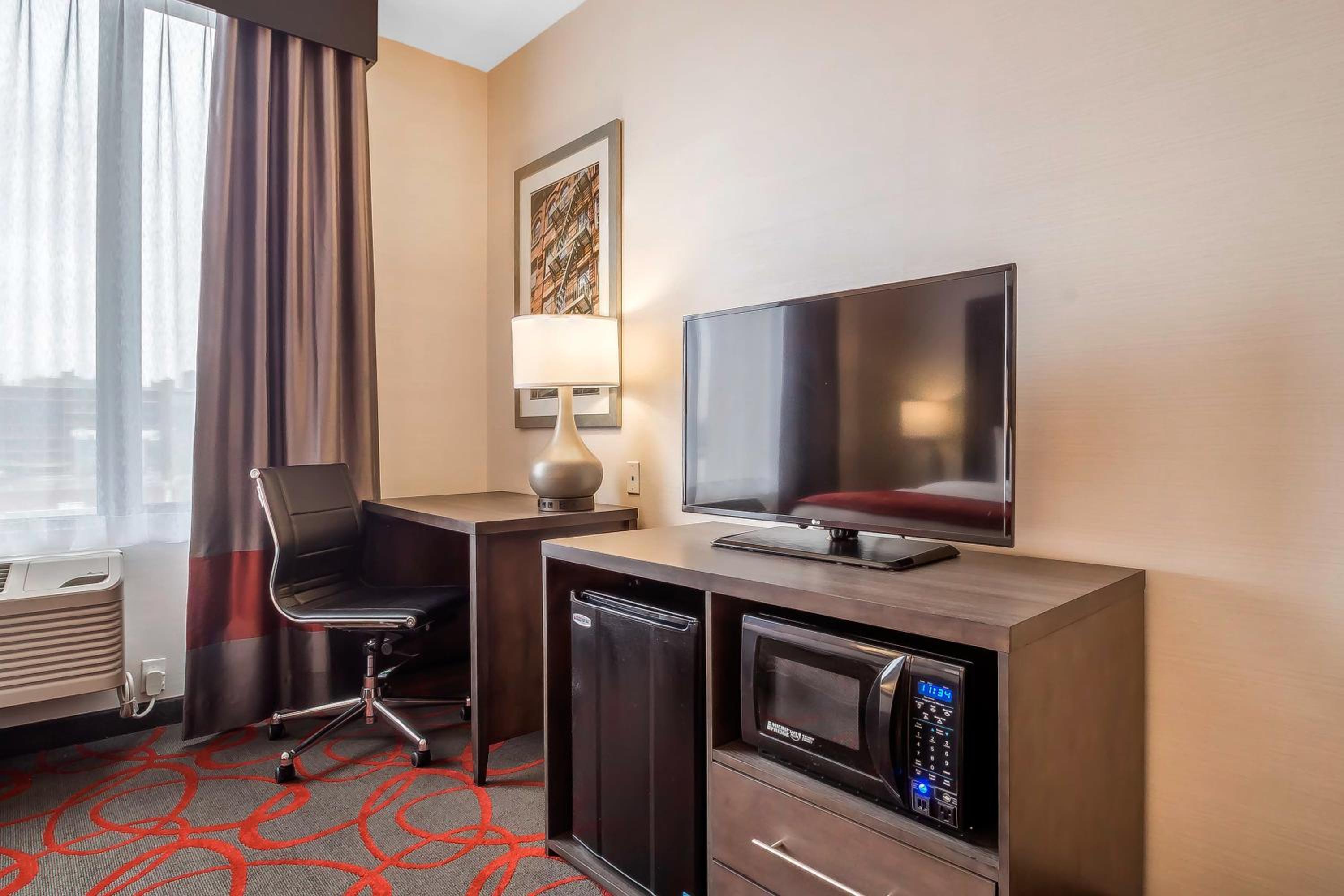 Comfort Inn & Suites near Stadium, Billede 3