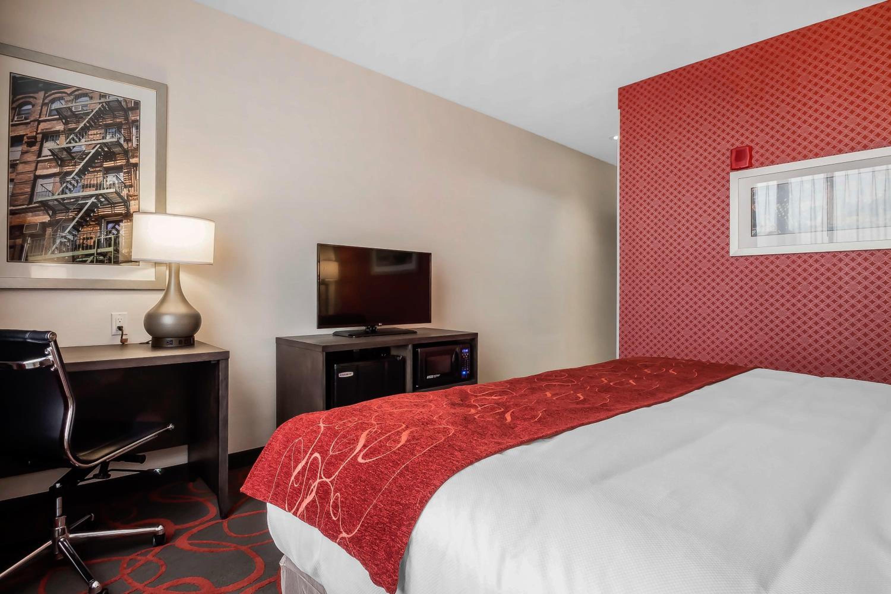 King Room - Non-Smoking photo 2