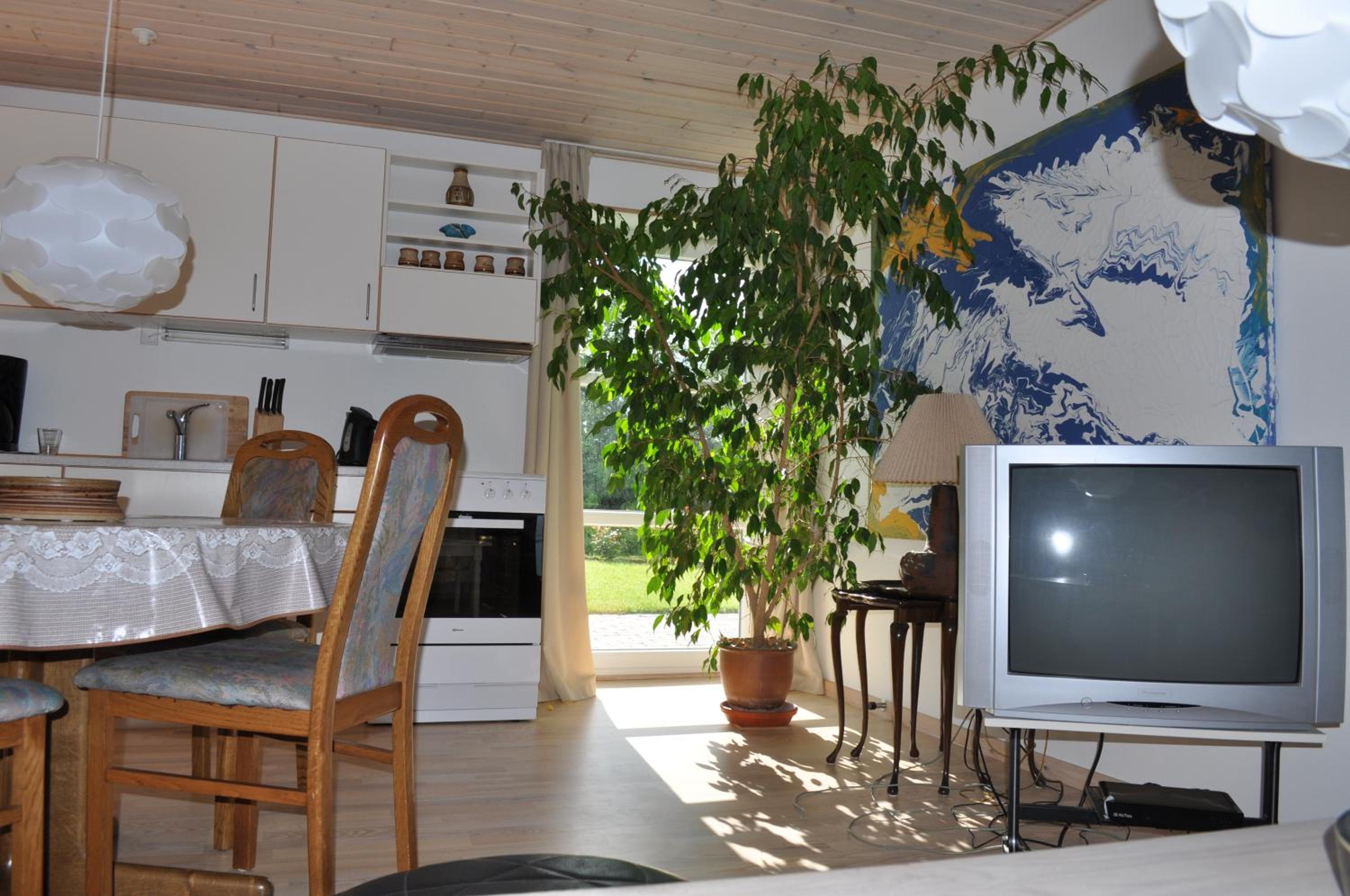 One-Bedroom Apartment photo 1