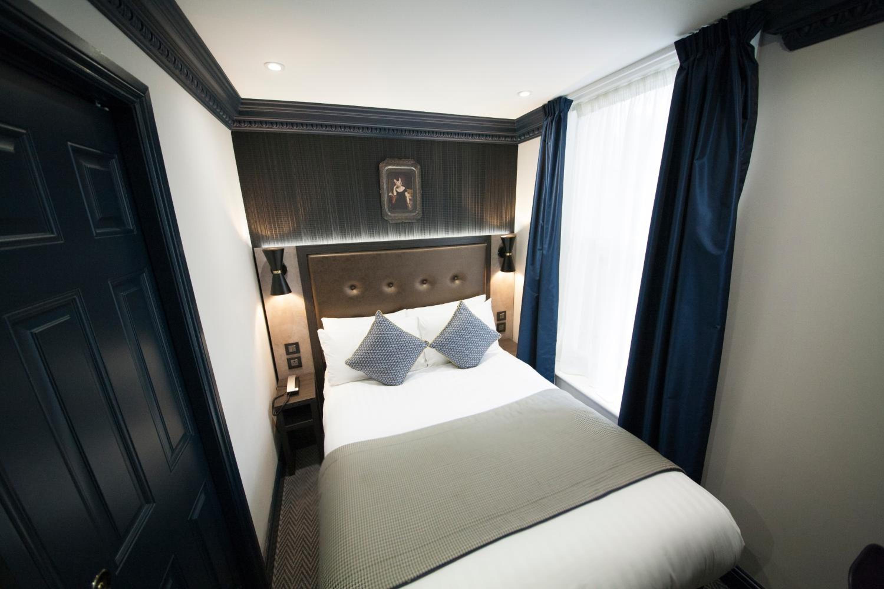 Double Room with Extra Bed photo 3