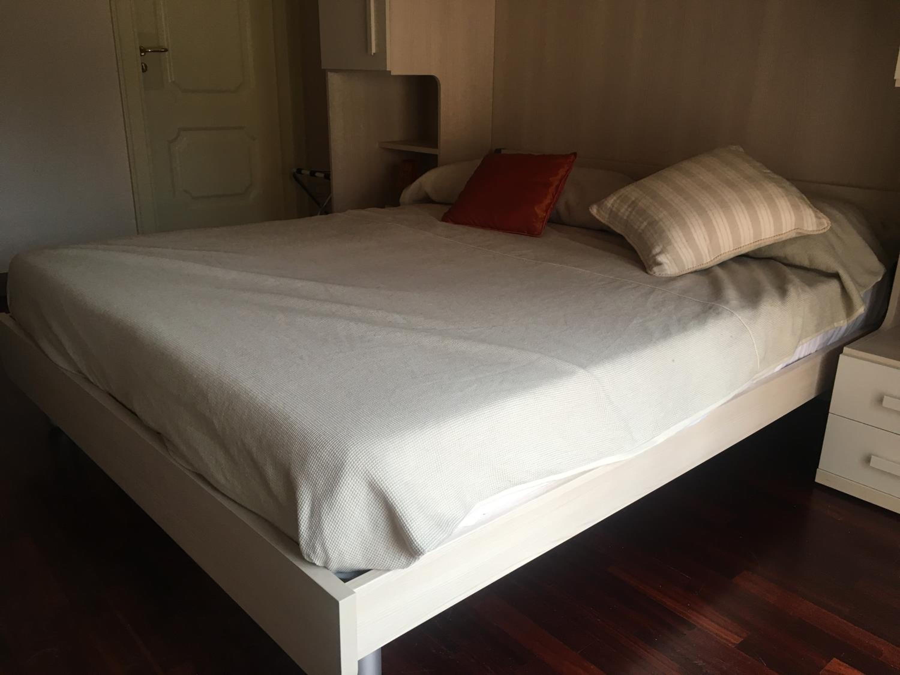Budget Double Room - Photo 6