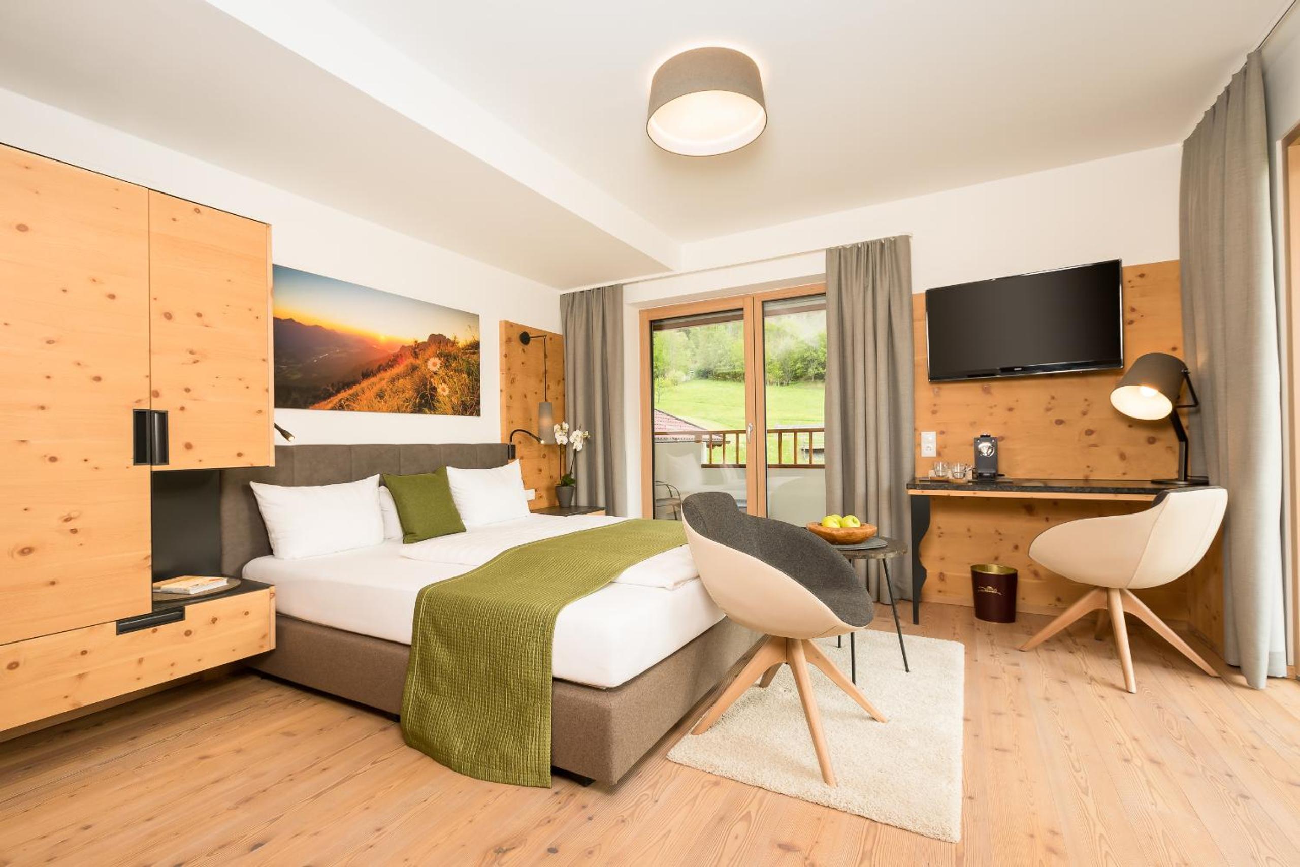 Zirben Deluxe Double Room with Balcony - Photo 4
