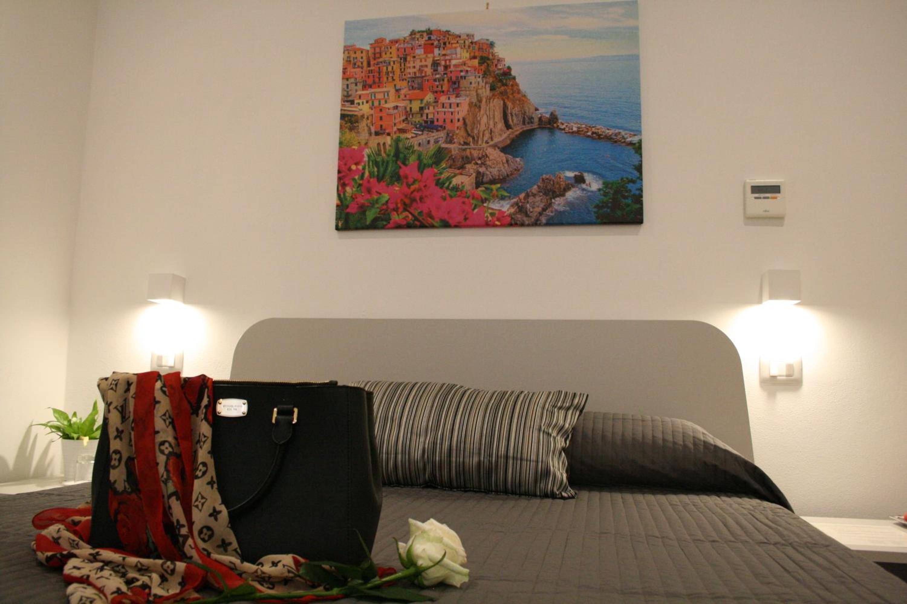 Double Room - Photo 3
